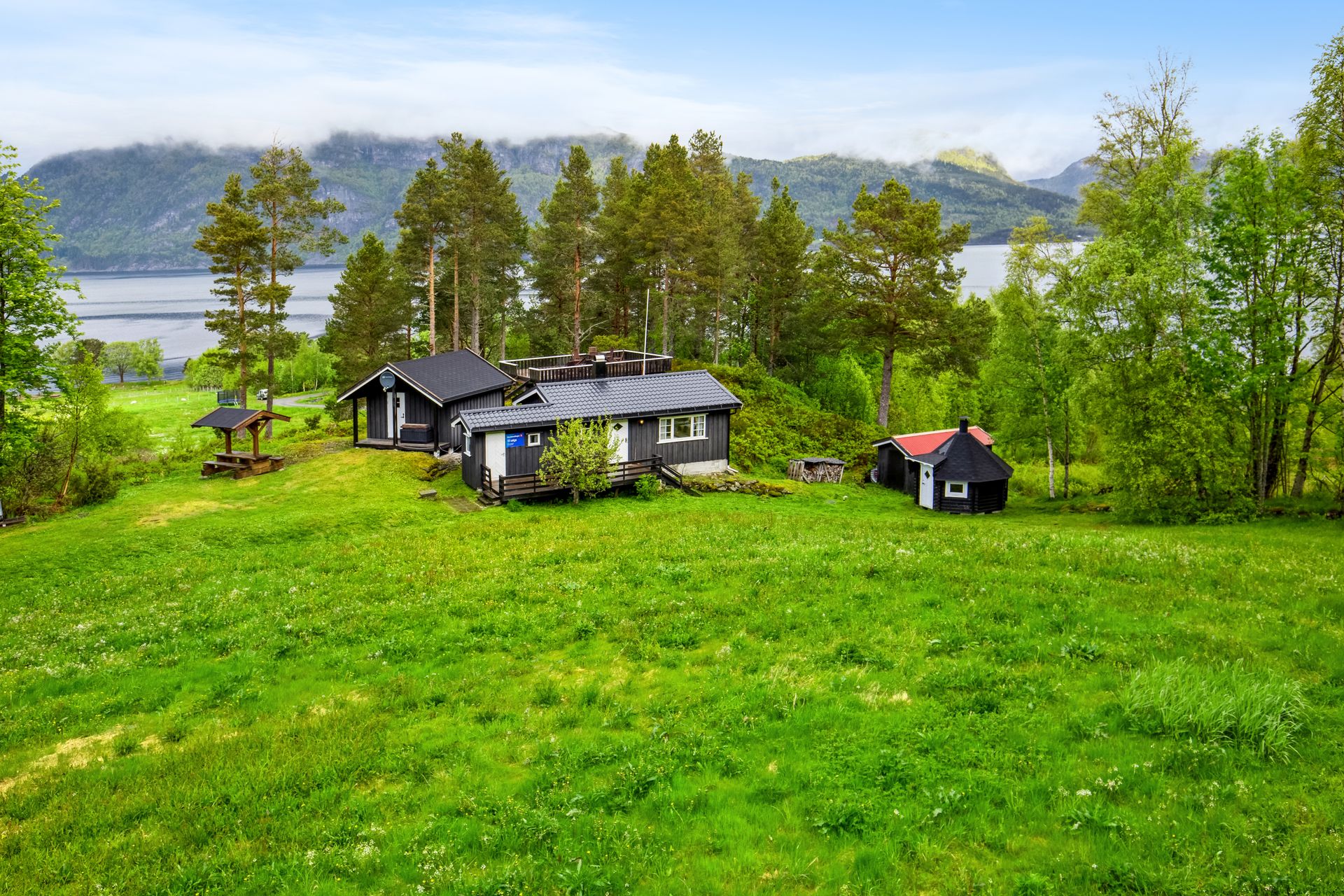  EiendomsMegler 1 v/Rune Johansen har gleden av å presentere Myravegen 46!. Bilde nummer 1 av 3