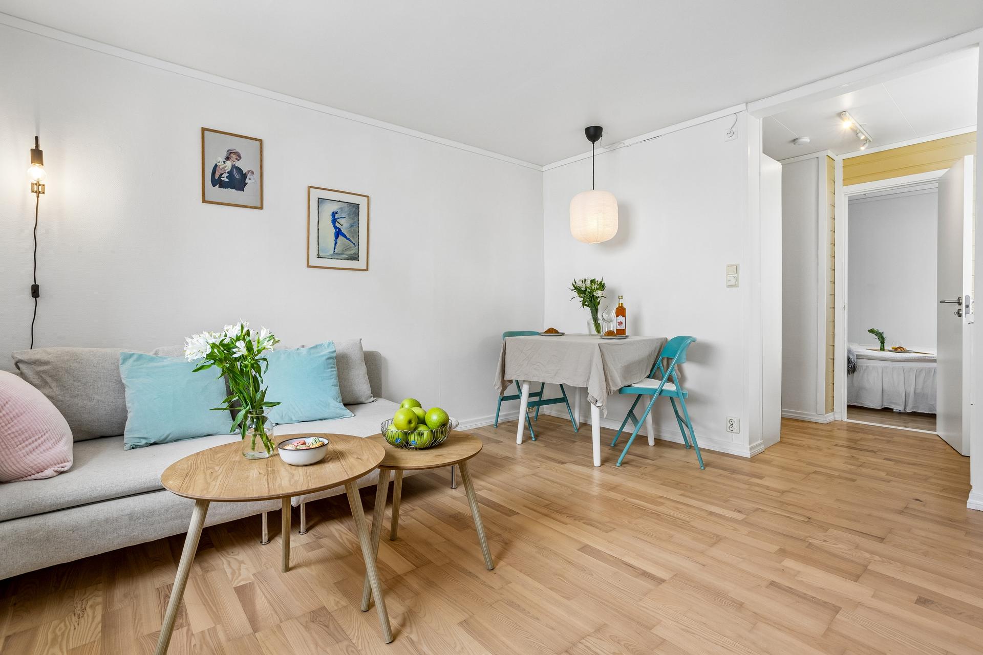 Velkommen til denne sentrale 2-roms leiligheten! Foto:. Bilde nummer 1 av 3