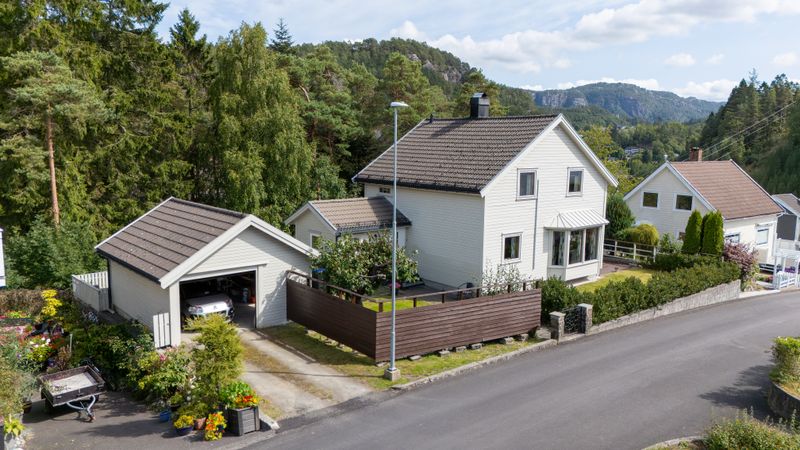 Uenesveien 18