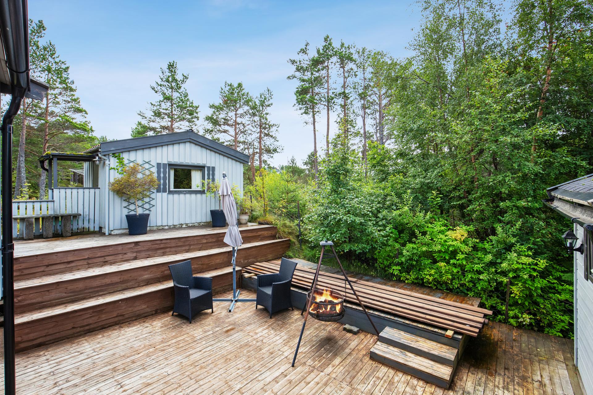 Koselig fritidsbolig m/anneks i fine omgivelser på Kvalvåg . Bilde nummer 2 av 3