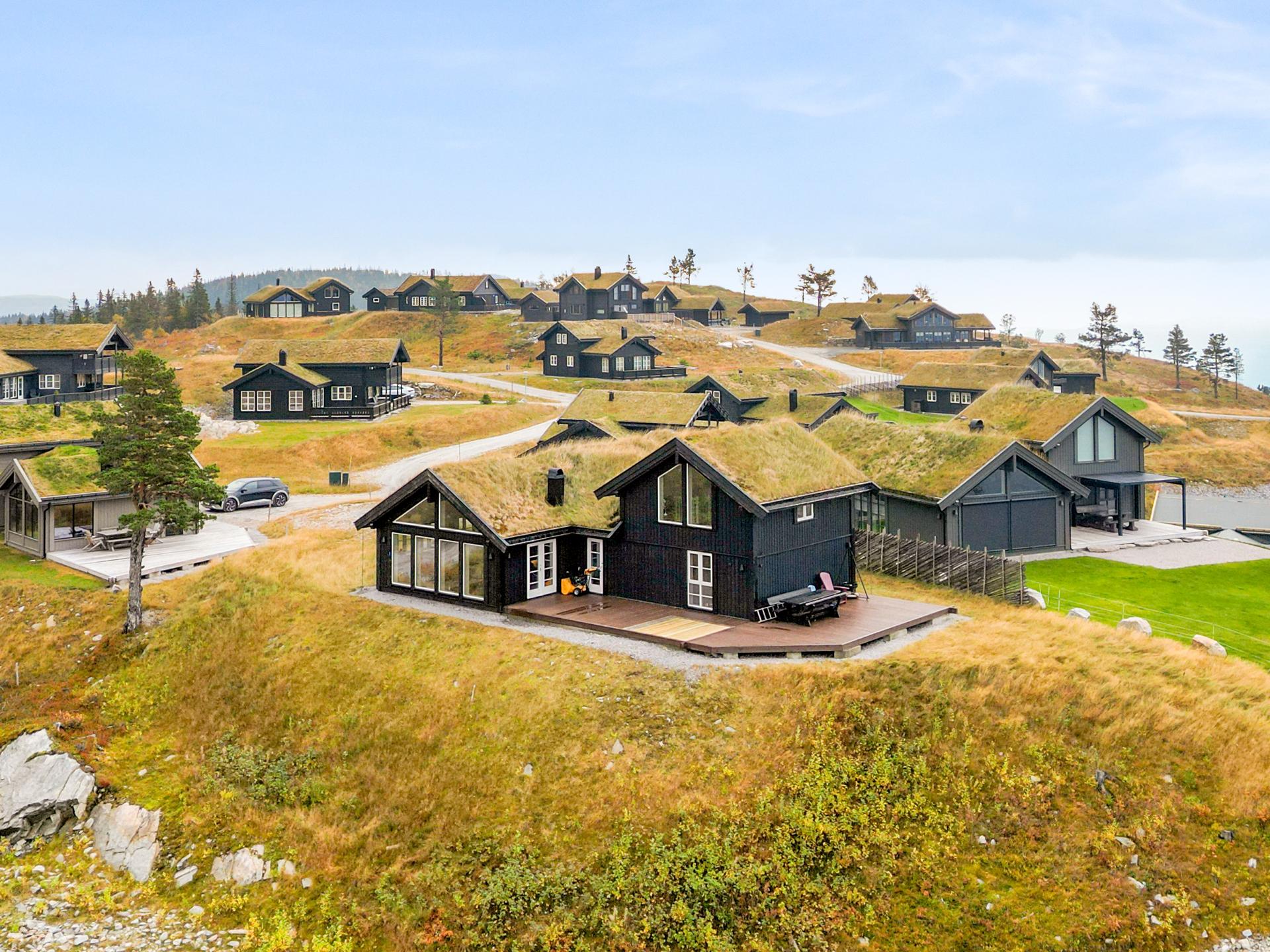 EiendomsMegler1 ved Patrick Gulmælæ presenterer Grostulvegen 73!    . Bilde nummer 1 av 3