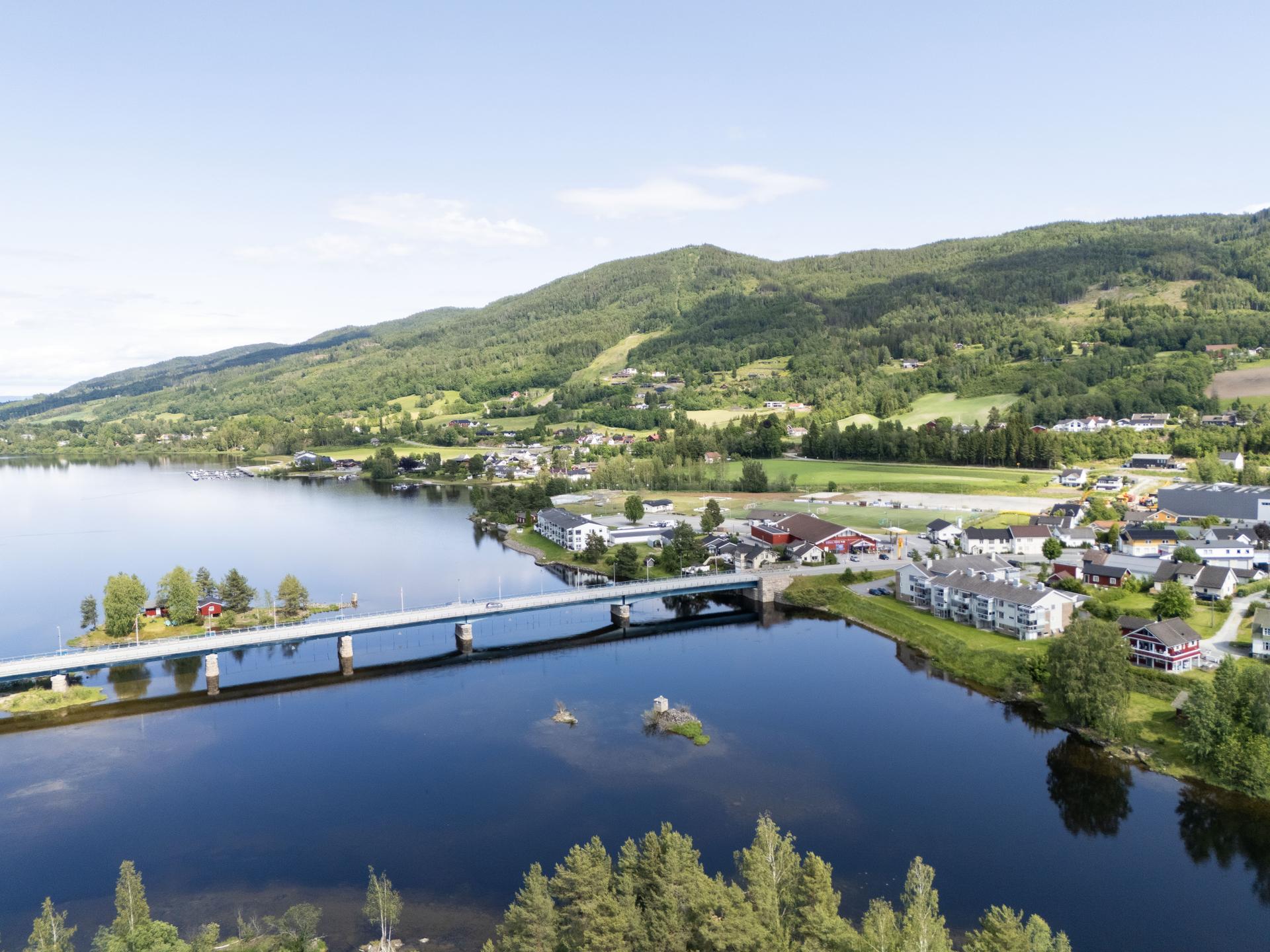 Leiligheten har en sentral beliggenhet i Vikersund med kort gangavstand til de fleste fasiliteter. . Bilde nummer 3 av 3