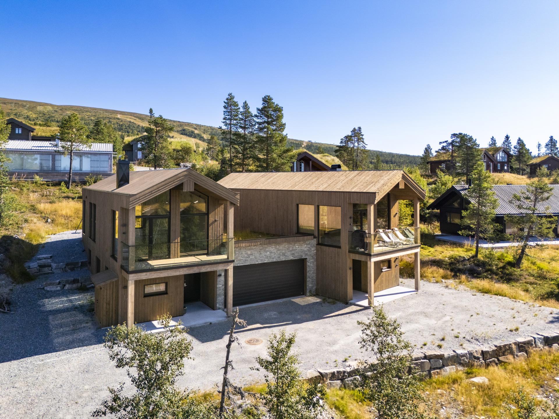 Velkommen til Midtre Bukkespranget 13! Foto: Viken Fototjenester v/ Eirik Andersen. Bilde nummer 1 av 3