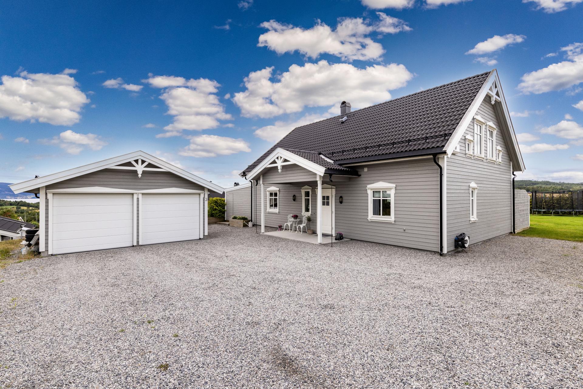 Velkommen til Øvre Fegrihellinga 3. Foto: Viken Fototjenester Eirik Andersen. Bilde nummer 1 av 3