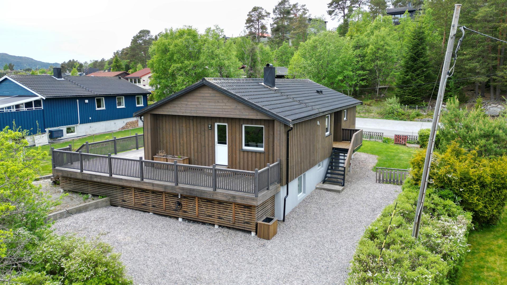 EiendomsMegler 1 v/ Jørund Ivar Volden har gleden av å presentere Myrstien 5 – en flott enebolig i et rolig og barnevennlig boligområde på Rensvik! Foto: Emil Olsen. Bilde nummer 1 av 3