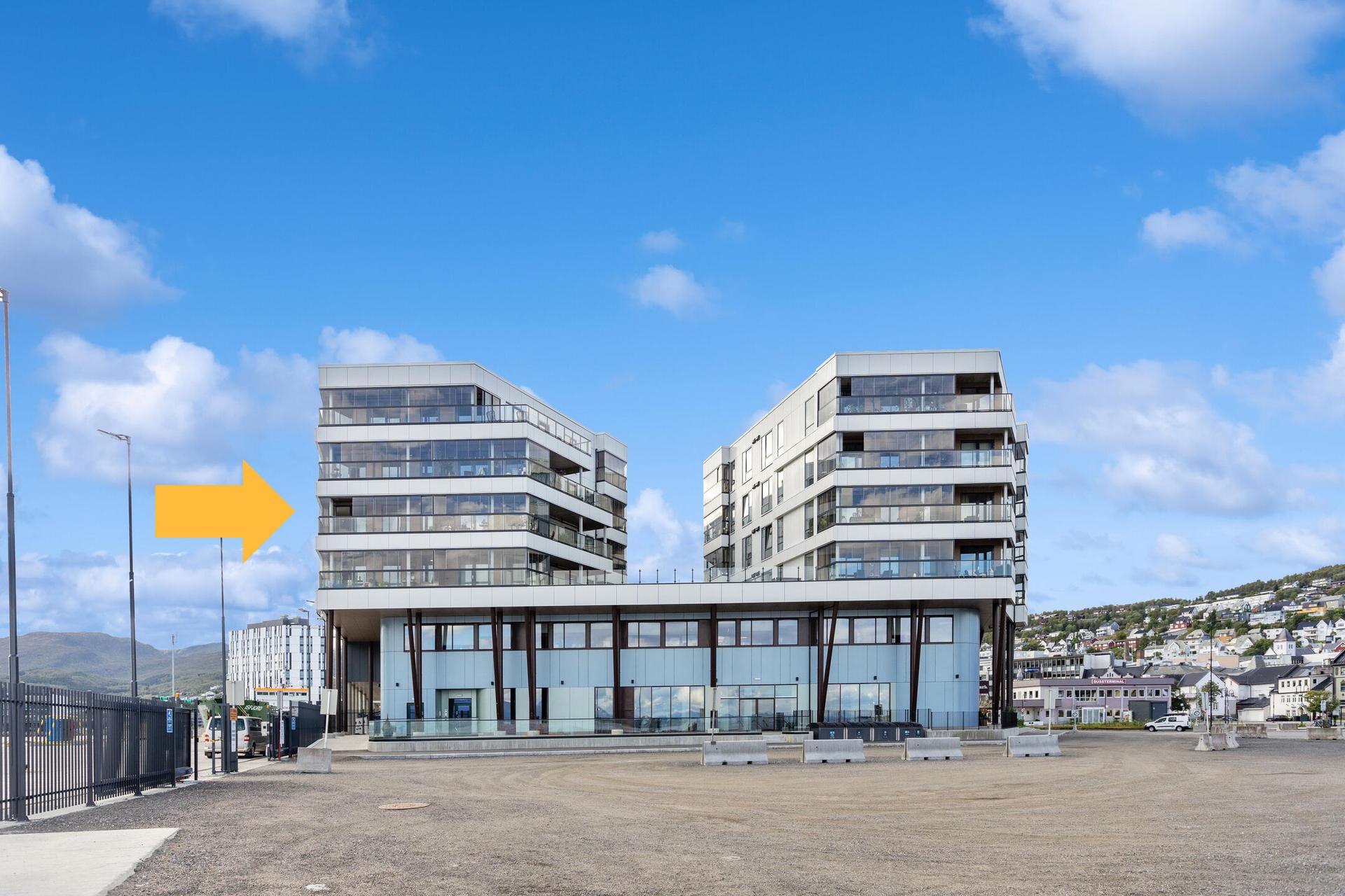 EiendomsMegler1 v/Christer Aabø har gleden av å presentere Larsneset 10!
Foto: H5 Property.. Bilde nummer 1 av 3