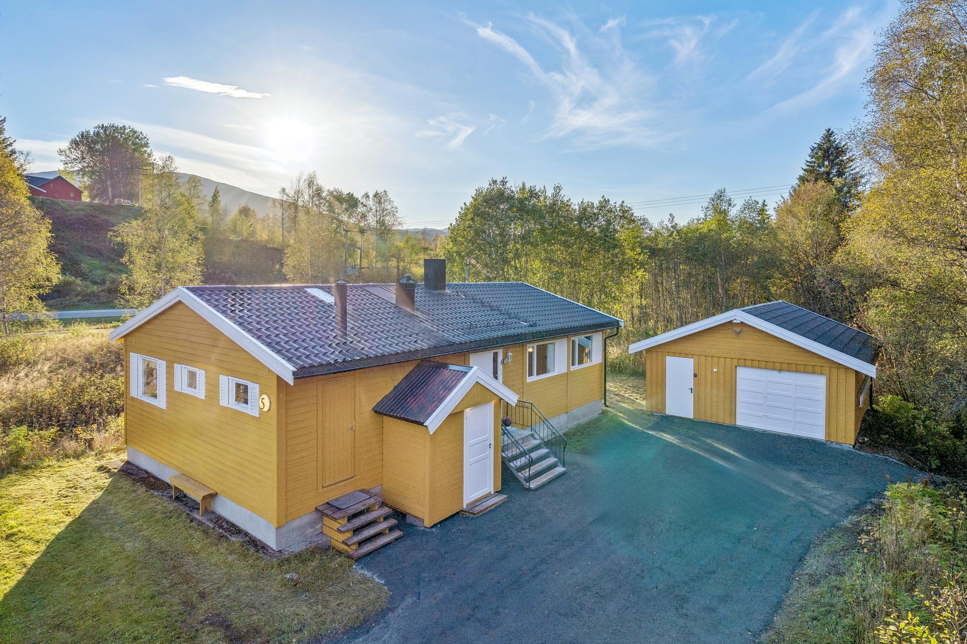 Velkommen til Fagerliveien 5 - Kontakt megler på 918 50 709 / morten.kjelsberg@em1.no dersom det ønskes privatvisning. Foto: EFKT v/ Hanne Larsen. Bilde nummer 1 av 3