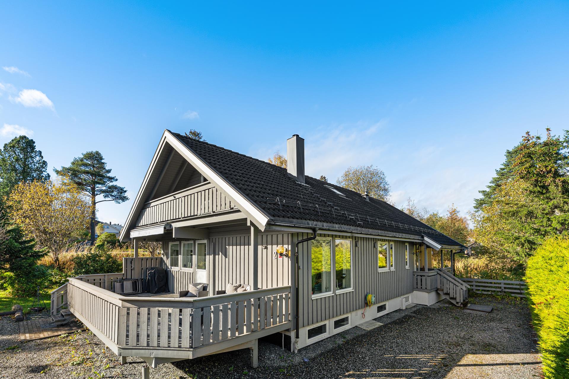 Et innholdsrikt hus over 3 plan. . Bilde nummer 3 av 3