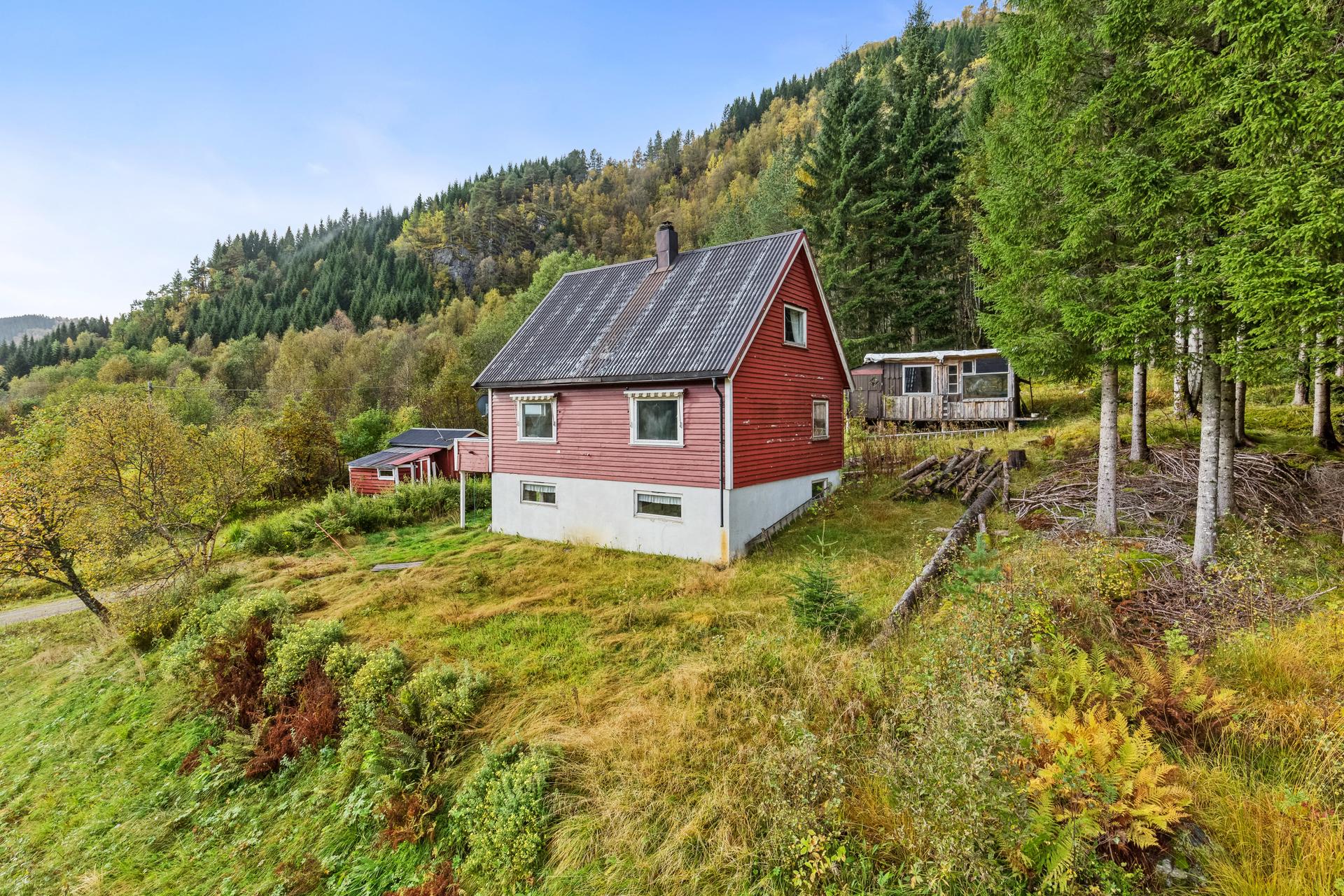 EiendomsMegler 1 v/ Anbjørn Ulseth har den glede å presentere Slettaavegen 29. Bilde nummer 1 av 3