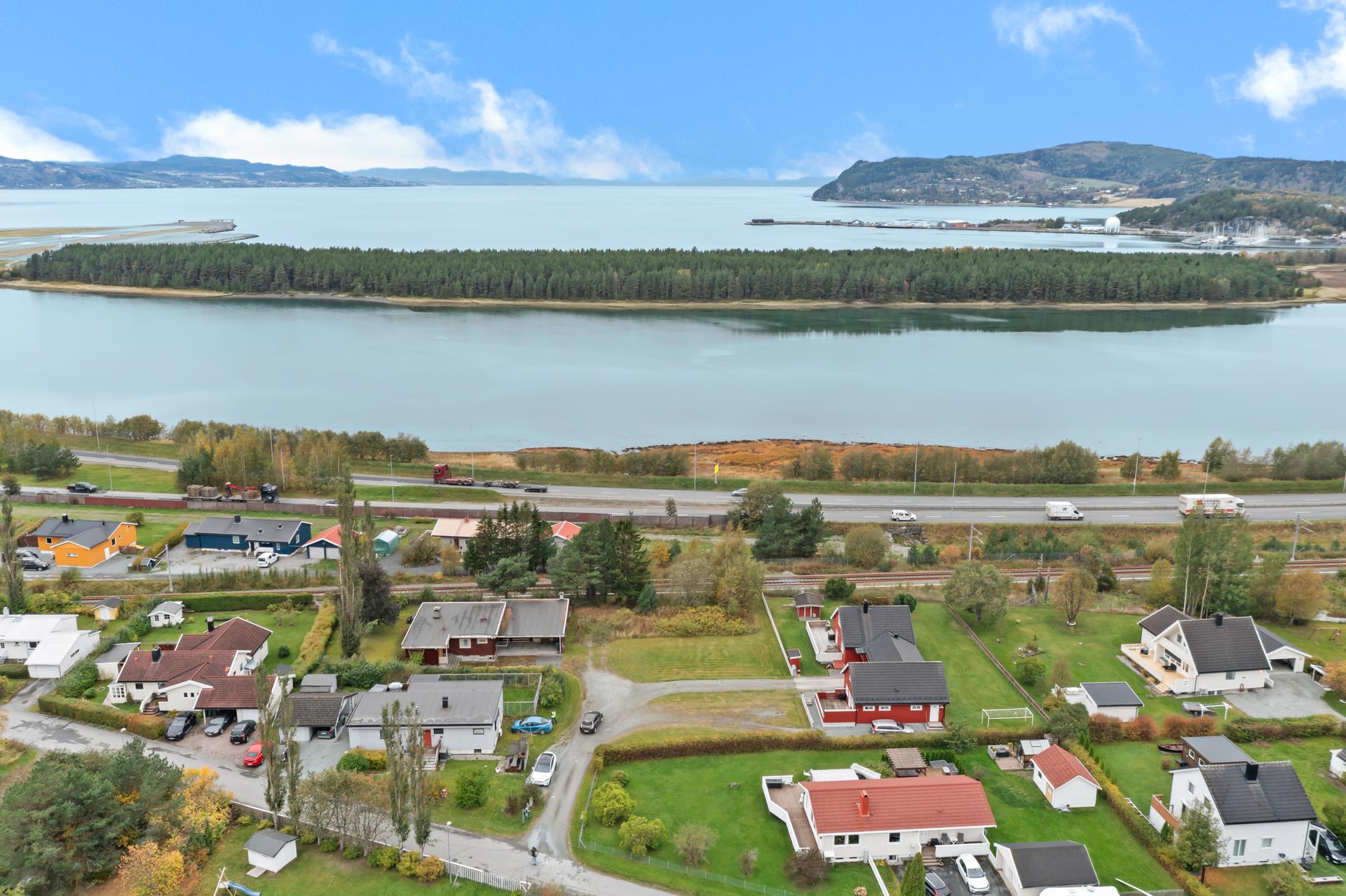 Værnesmoen er et ettertraktet boområde med gangavstand til skoler og barnehager. . Bilde nummer 3 av 3