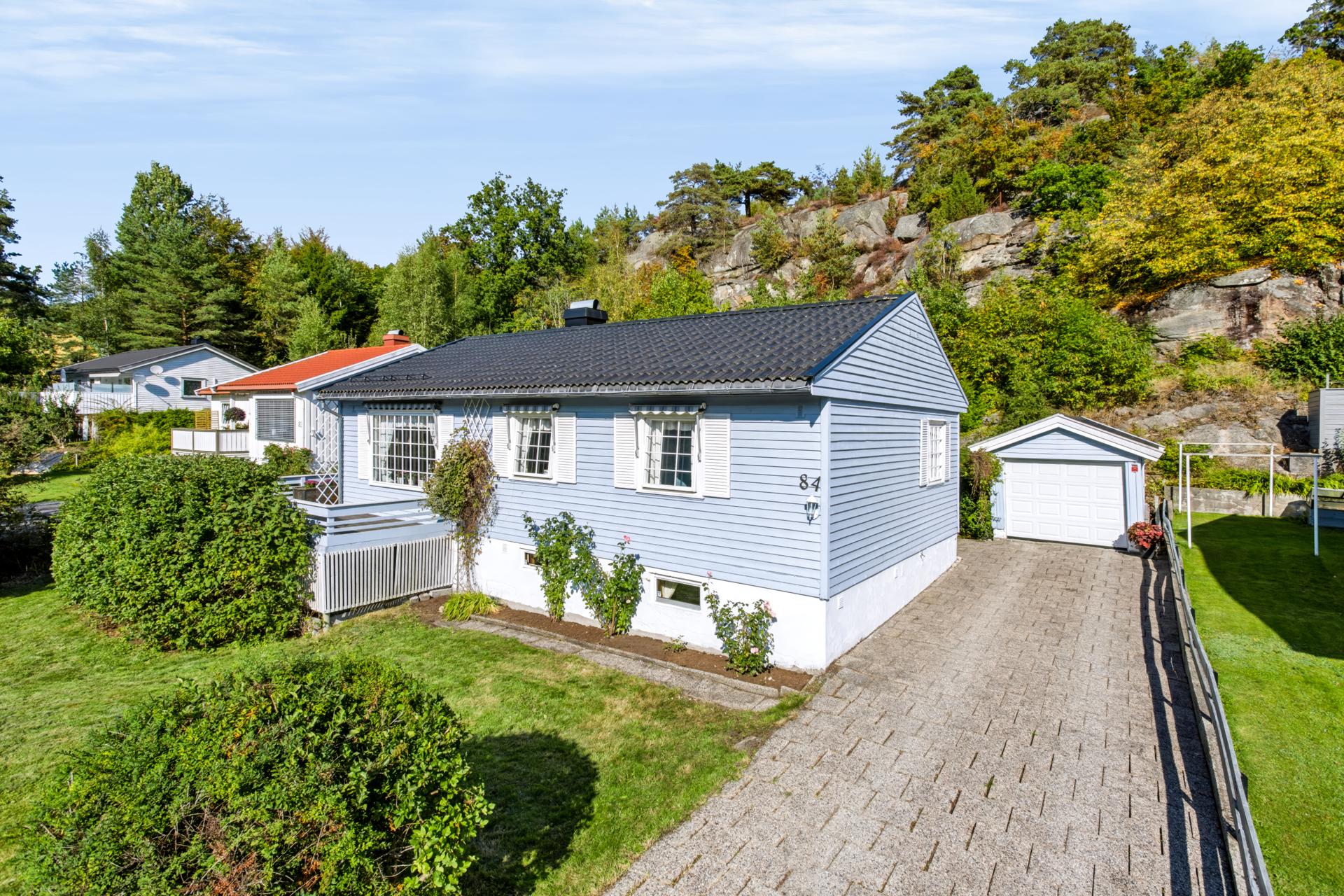 Velkommen til Vesterøyveien 84. Foto: Eiendomsfotograf AS. Bilde nummer 1 av 3