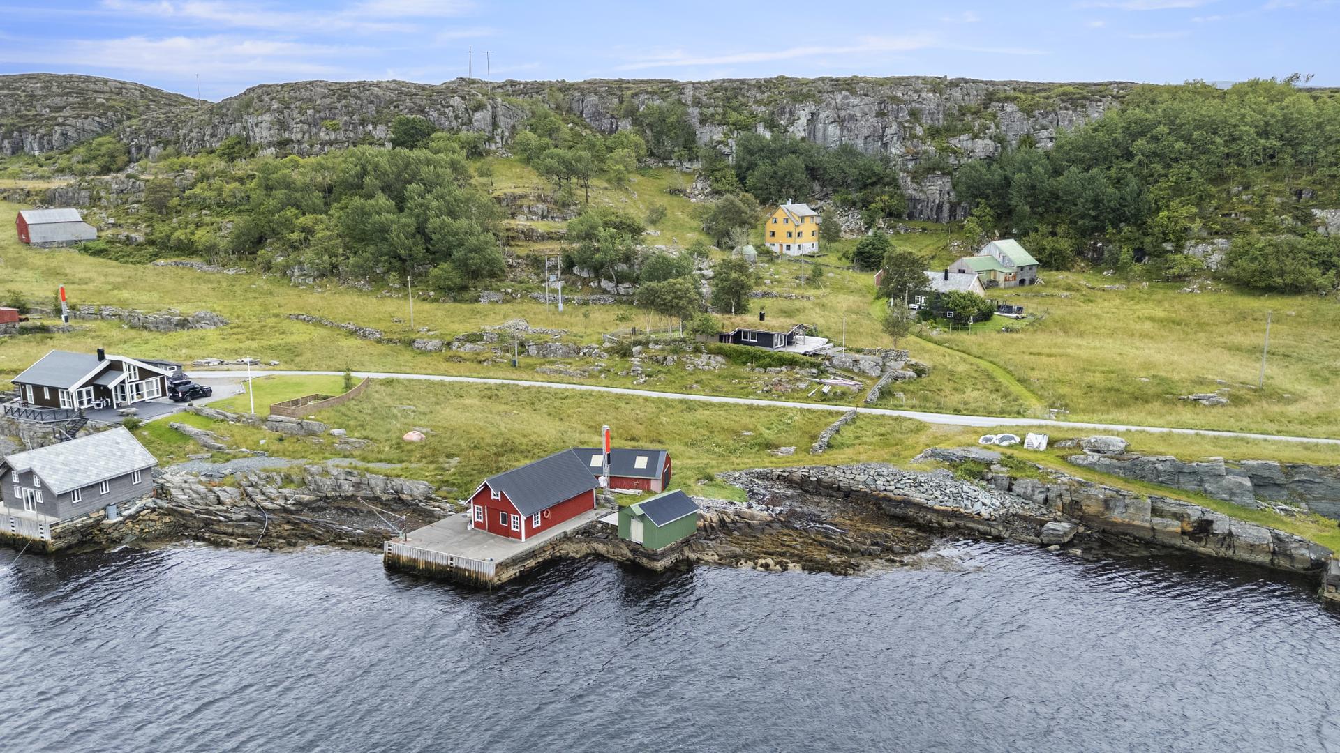 Velkommen til Barekstadvegen 10! Foto: Photoevent (Thor-Aage Bolseth Lillestøl). Bilde nummer 1 av 3