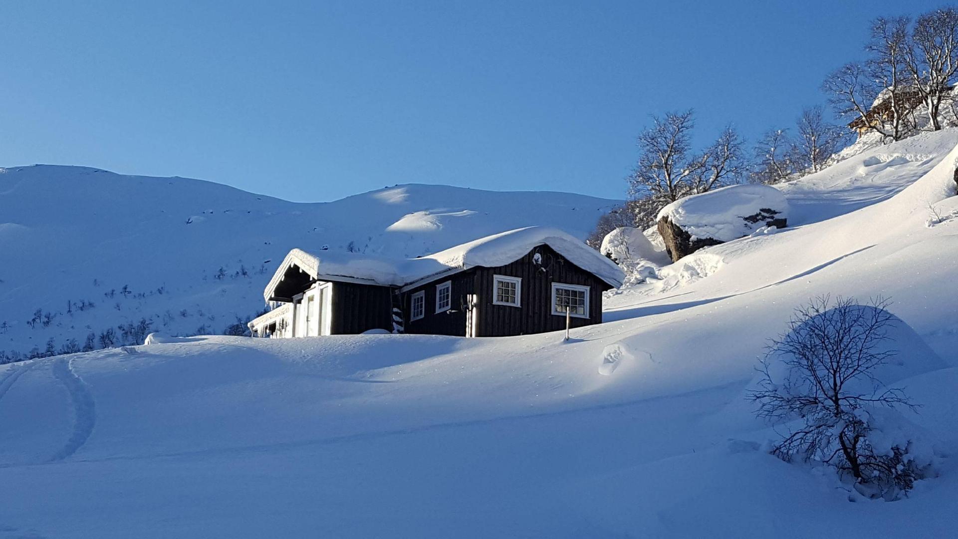 Velkommen til hytte i Hunnedalen. Foto: Joakim Bjerk. Bilde nummer 1 av 3