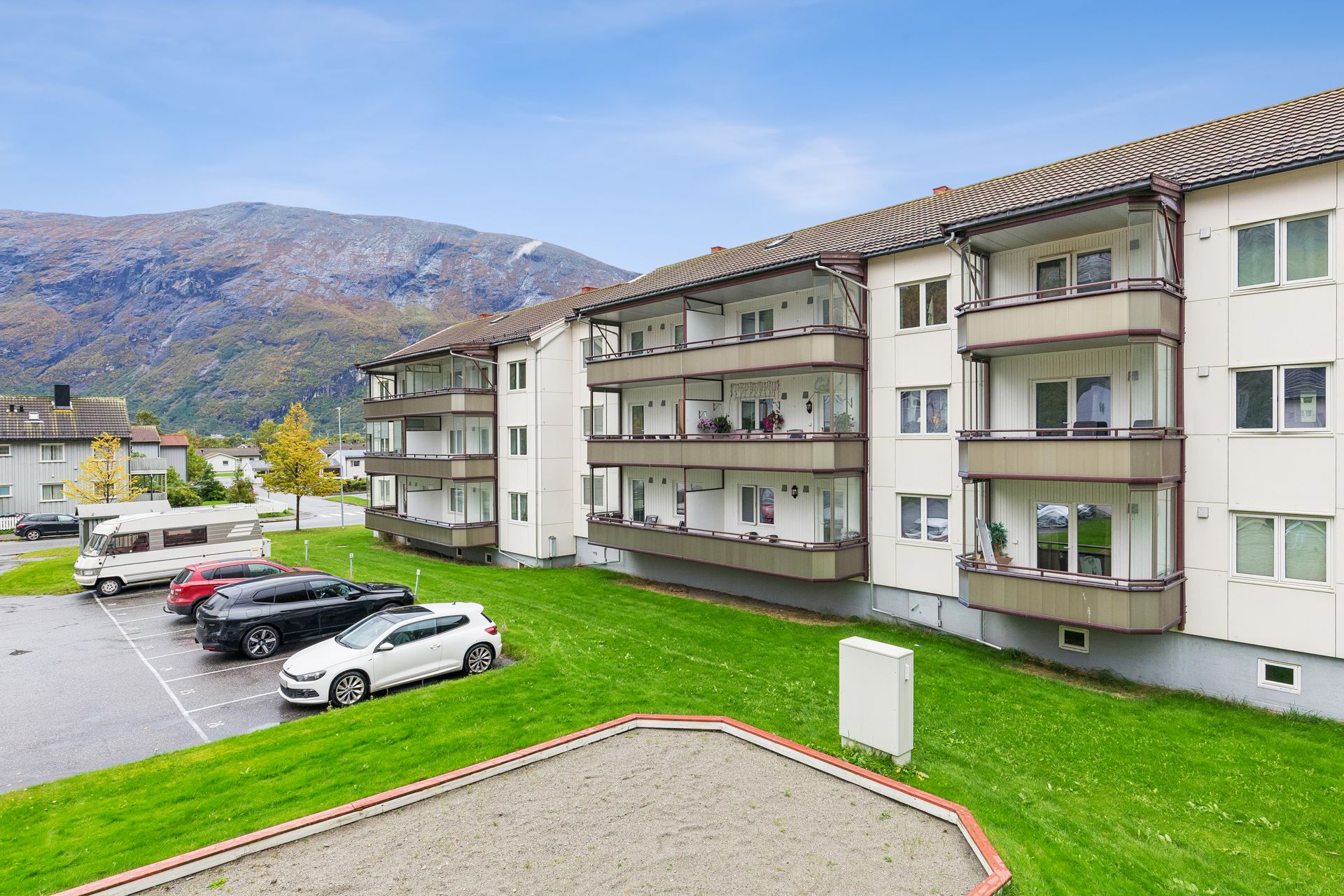 EiendomsMegler 1 presenterer Kyrkjegata 14. Foto EFKT, Vilde Dahl. Bilde nummer 1 av 3
