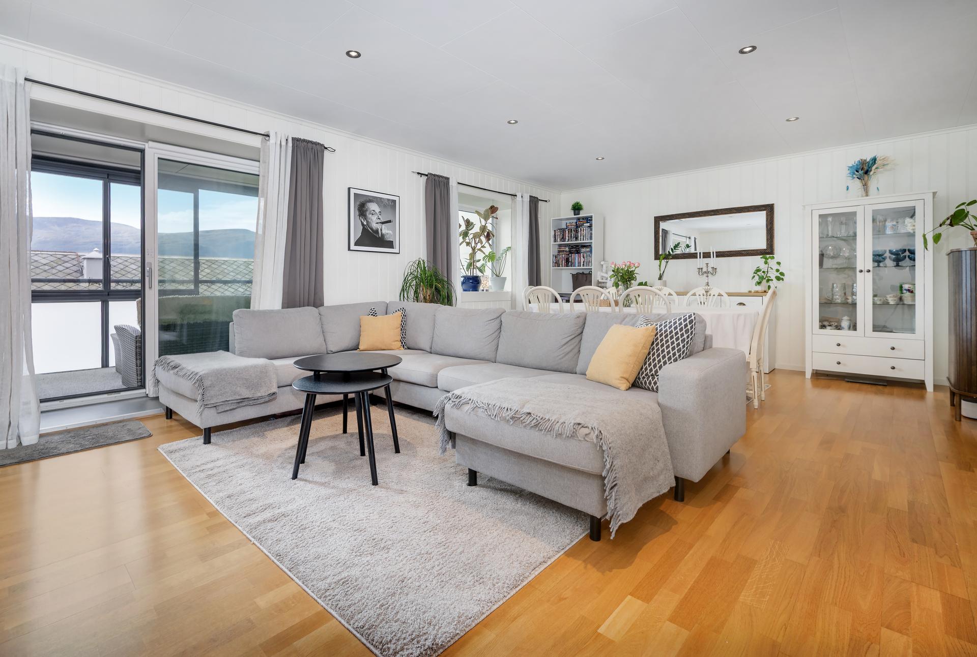 Velkommen til Ystenesgata 35B! (Foto: J.C Eiendomsfoto v/ John Colbensen). Bilde nummer 1 av 3