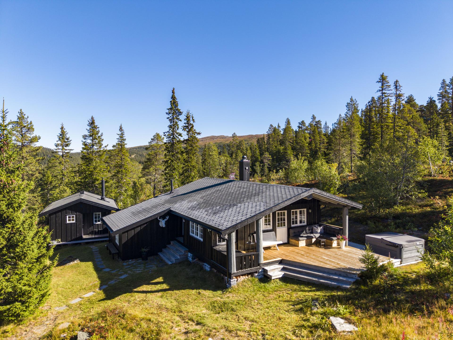 Velkommen til Storvassåsveien 66. Foto: Viken Fototjenester Erik Andersen.. Bilde nummer 1 av 3