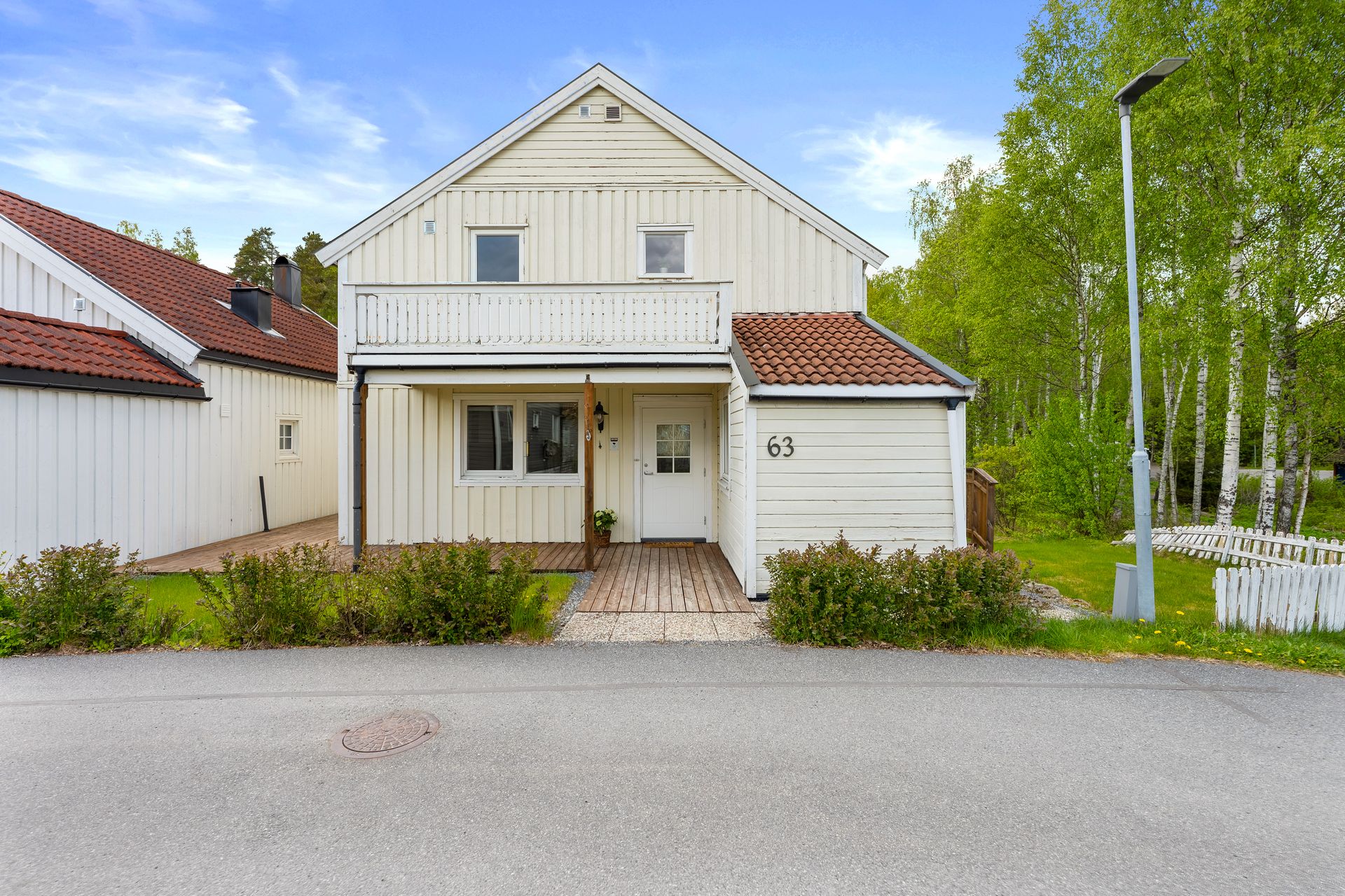 Velkommen til Furukollen 63 - attraktiv enebolig på hjørnetomt som grenser mot friarealer. Foto: Frode Børud.. Bilde nummer 1 av 3