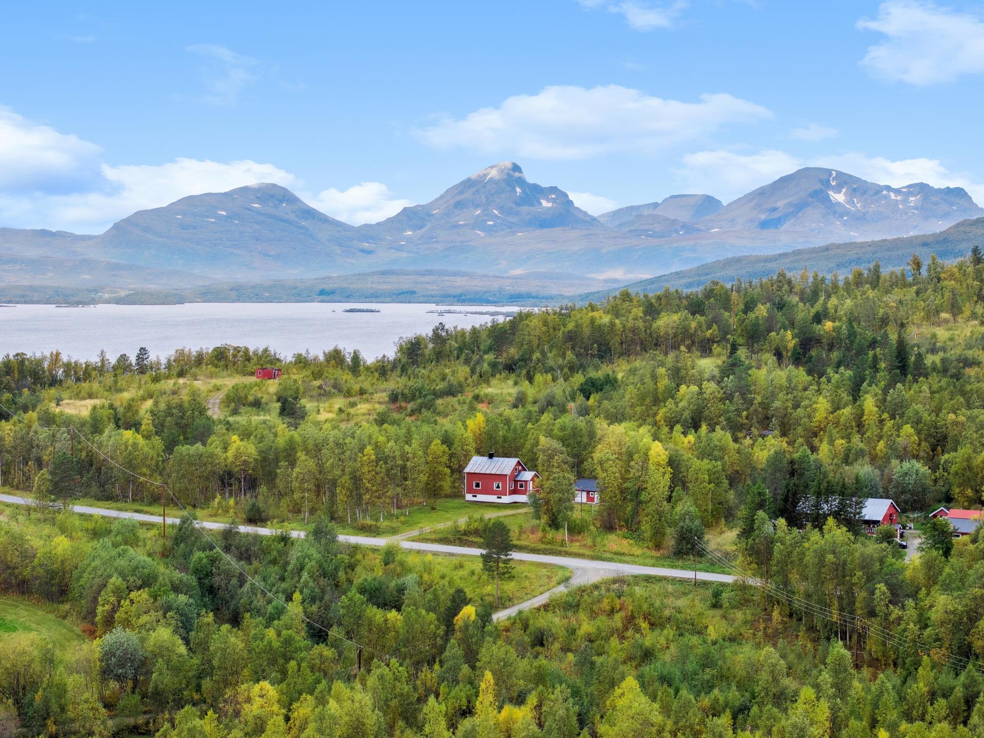 Velkommen til Takvassveien 1191! Foto: EFEKT. Bilde nummer 1 av 3