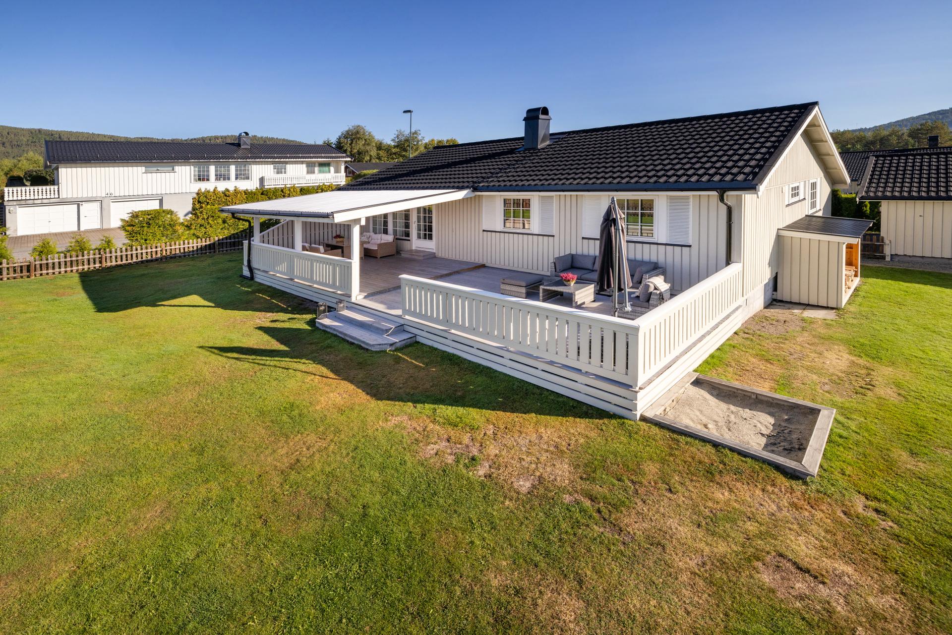 Velkommen til Furumoen 43! Foto: Normann foto AS. Bilde nummer 1 av 3