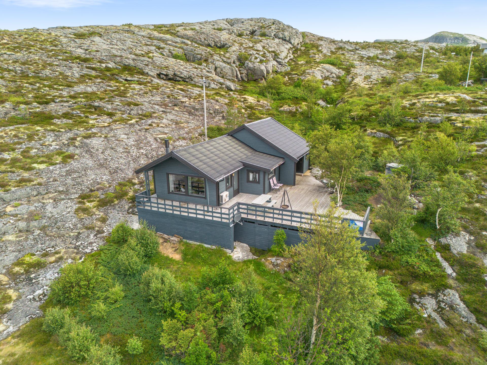 Velkommen til Hopavegen 625, presentert av EiendomsMegler 1 v/ Sigve Haugdahl. Foto: ELW media (Espen Wåde) . Bilde nummer 1 av 3