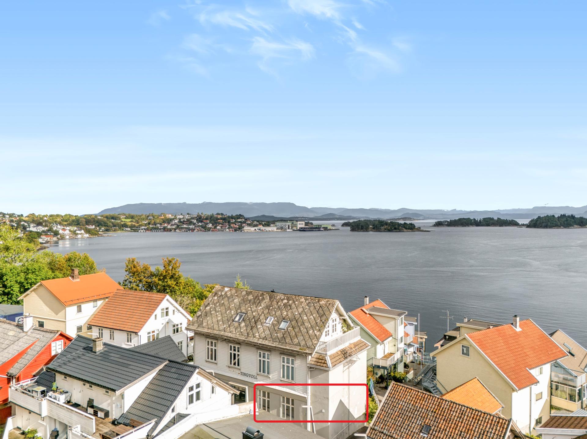 Velkommen til Borggata 43 presentert av eiendomsmegler Bente Faksnes. Foto: [Studiovest]. Bilde nummer 1 av 3