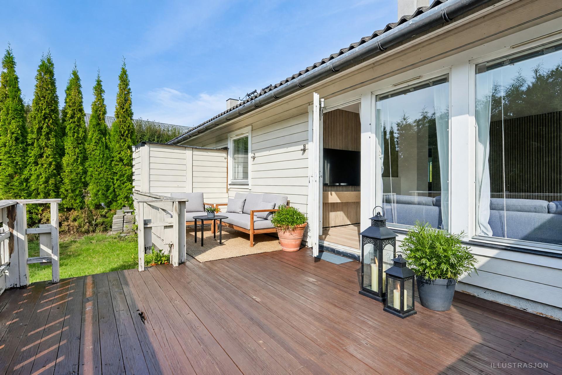 Illustrasjon. Fra stuen er det direkte utgang til en platting på 20 m².. Bilde nummer 2 av 3