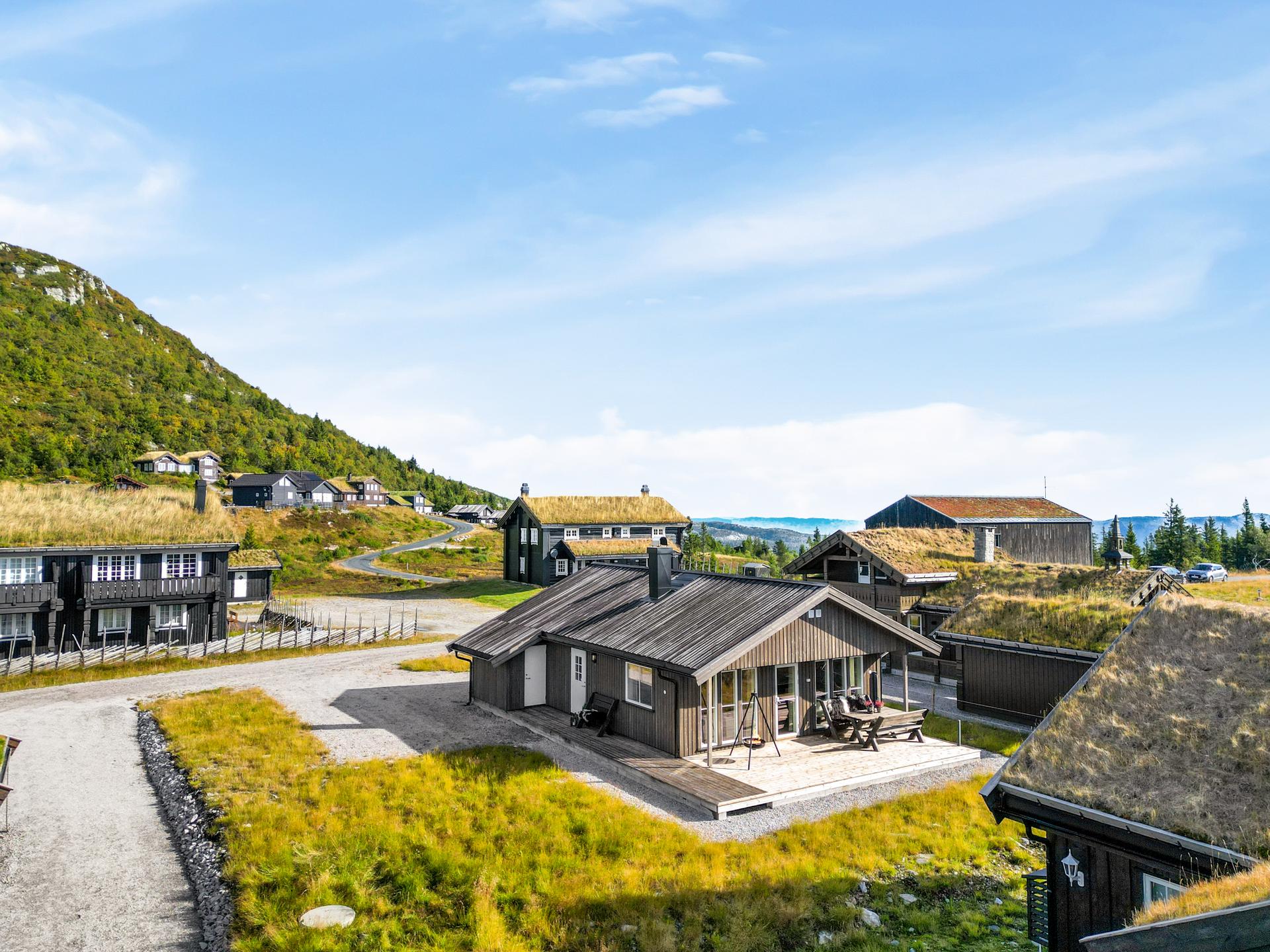 EiendomsMegler1 v/Halvor Østerli presenterer Jønnbuflåtin 92! 
Foto: Inbovi. Bilde nummer 1 av 3