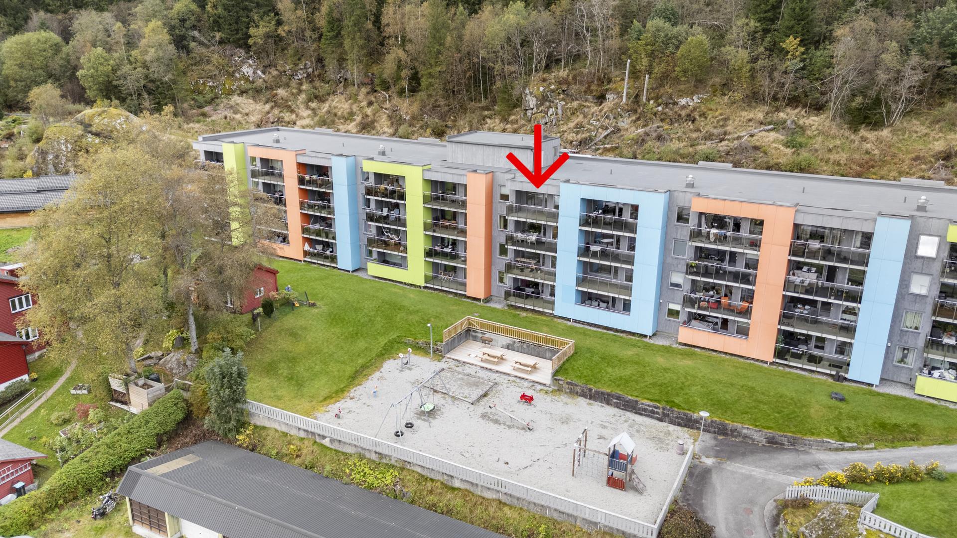 Modernisert toppleiligheit i etablert bustadområde på Bergum. Bilde nummer 2 av 3