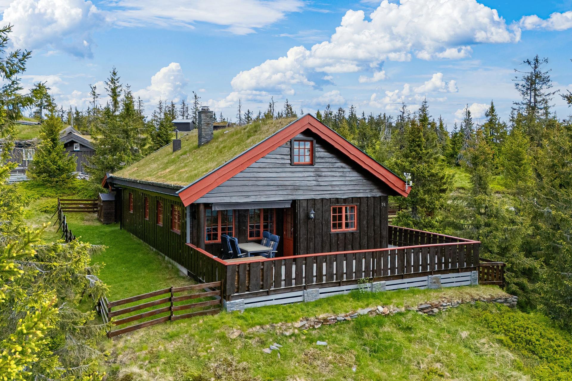 Velkommen til Skybergsgutua 74! Foto: [Torben Wirkestad]. Bilde nummer 1 av 3