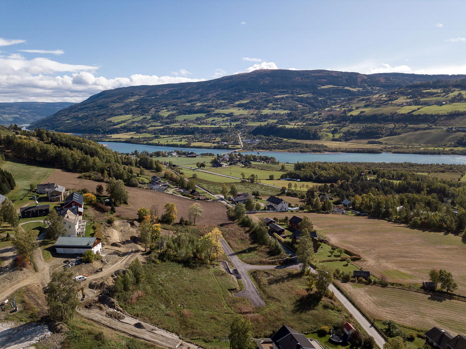 Pent beliggende med god utsikt og solgang.. Bilde nummer 2 av 3