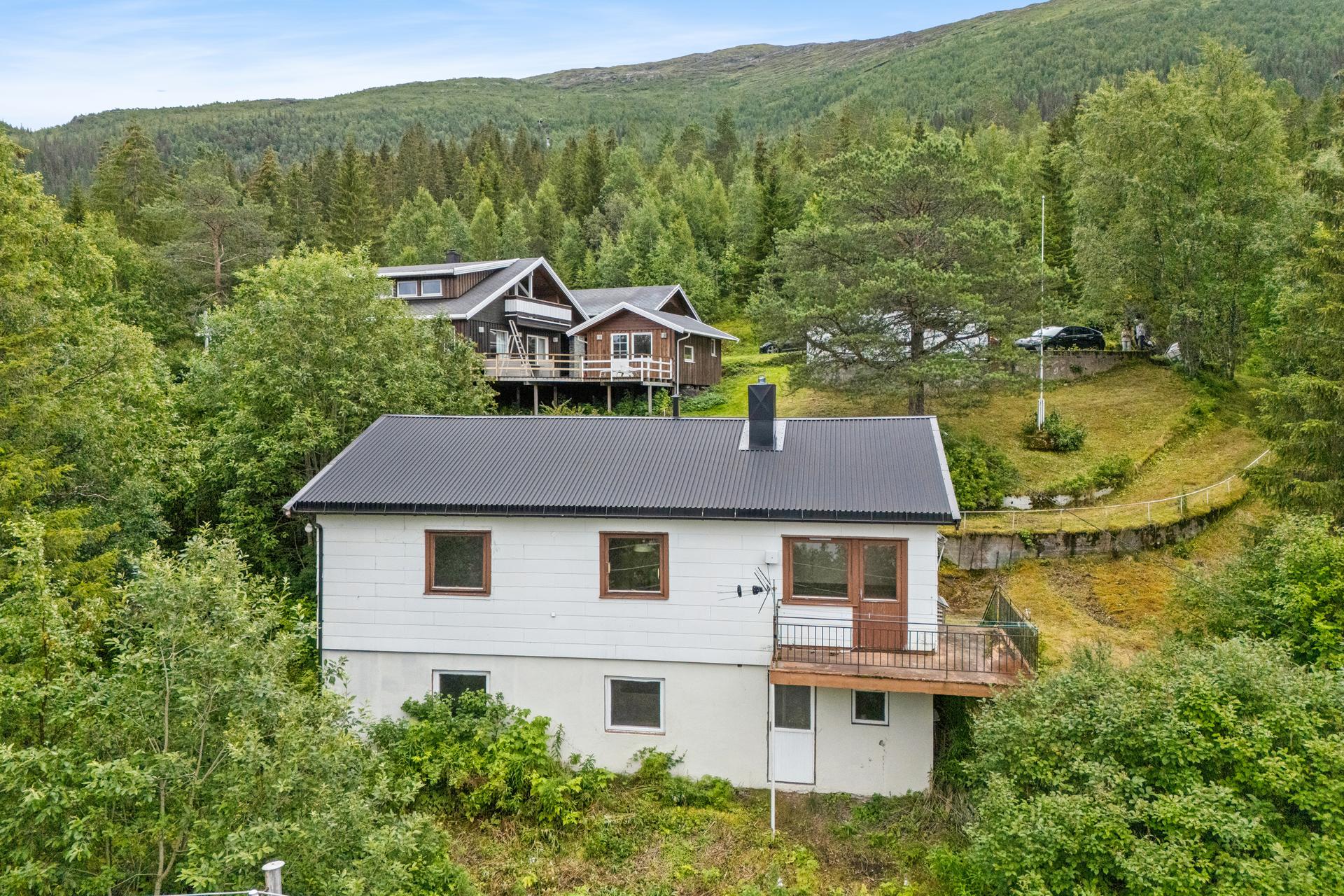 Boligen har betydelig behov for renovering. . Bilde nummer 3 av 3