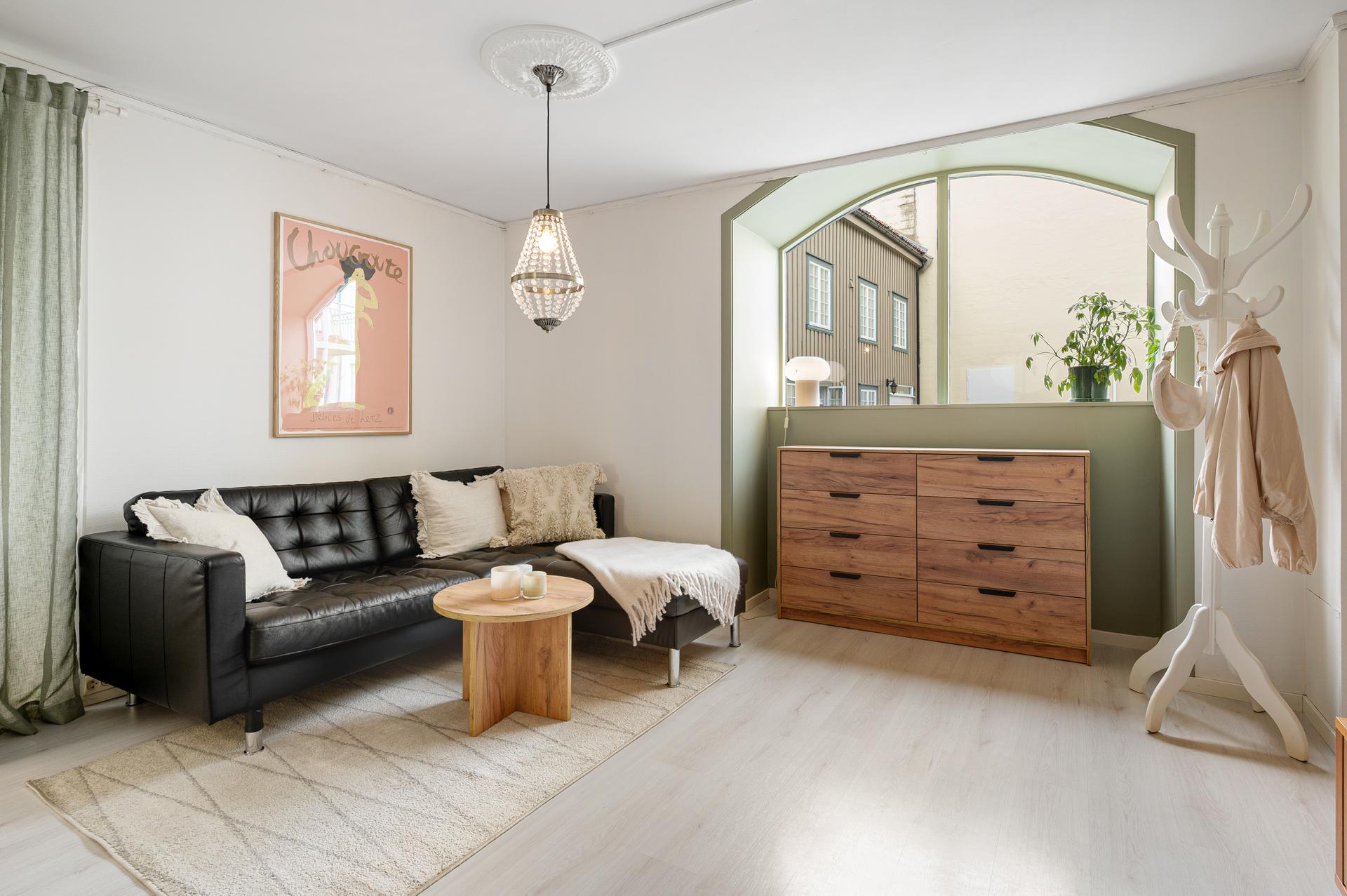 EiendomsMegler 1 v/Martin Mitani har gleden av å presentere Dronningens Gate 27! Foto Krokstad & Nervik v/ Jens Martin Nervik.
. Bilde nummer 1 av 3