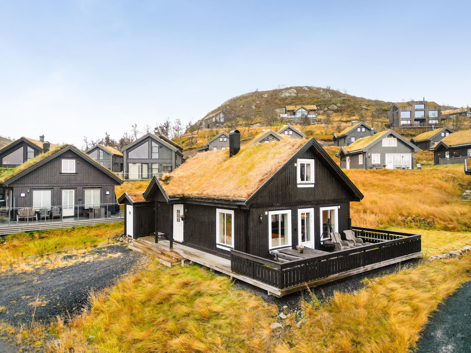 EiendomsMegler1 v/Patrick Gulmælæ presenterer Skitrekket 28. Foto: Inbovi. Bilde nummer 1 av 3