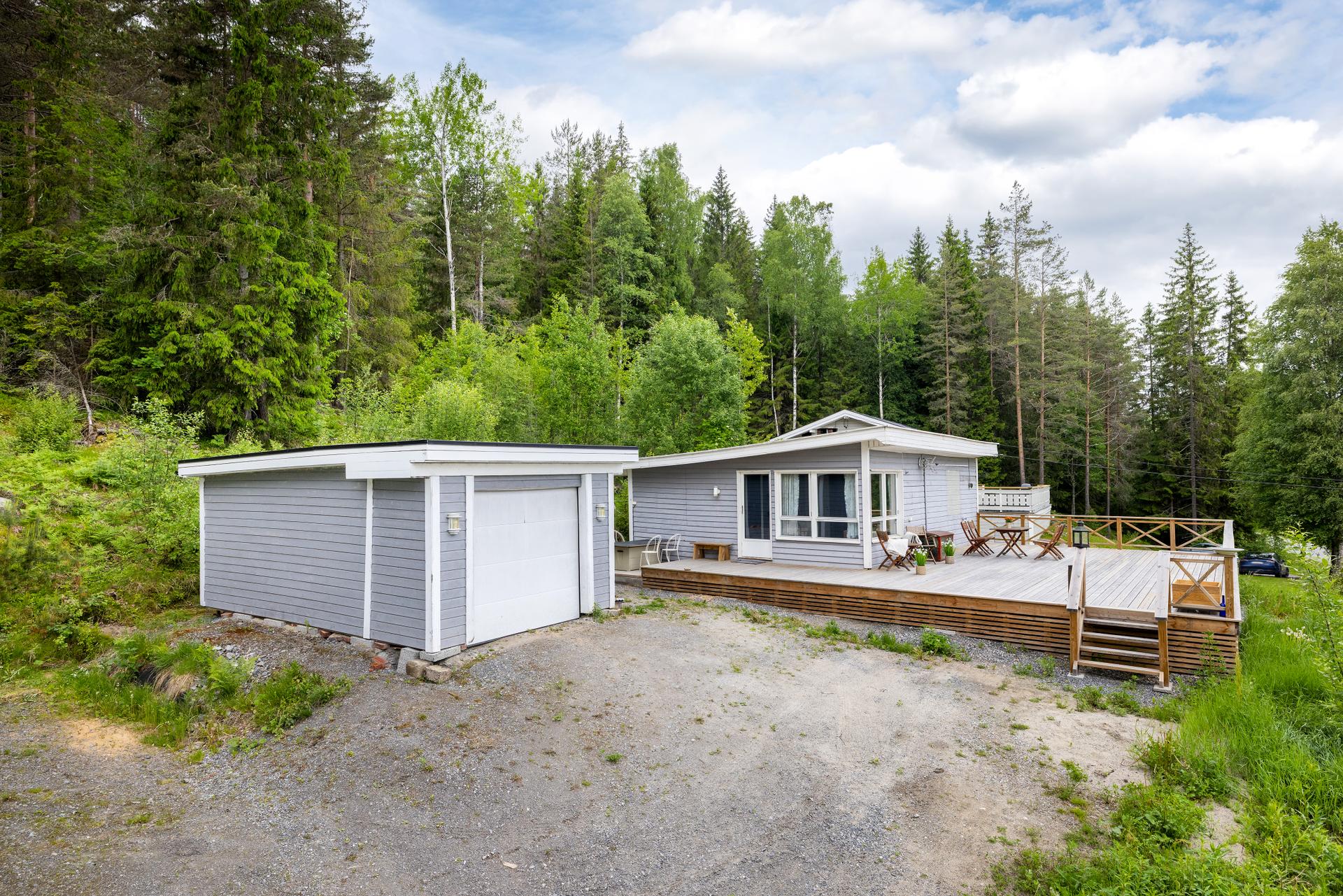 Velkommen til Vestre Ådal 244! Foto: Normann Foto AS. . Bilde nummer 1 av 3