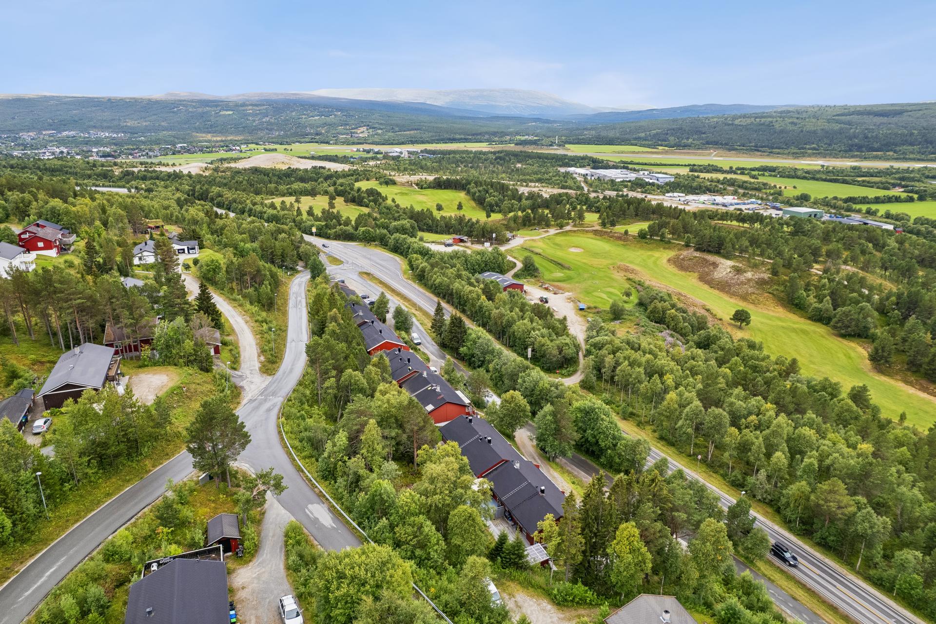 Reksterveien er et rolig og veletablert boligområde i nederste del av Langseth boligfelt.. Bilde nummer 3 av 3