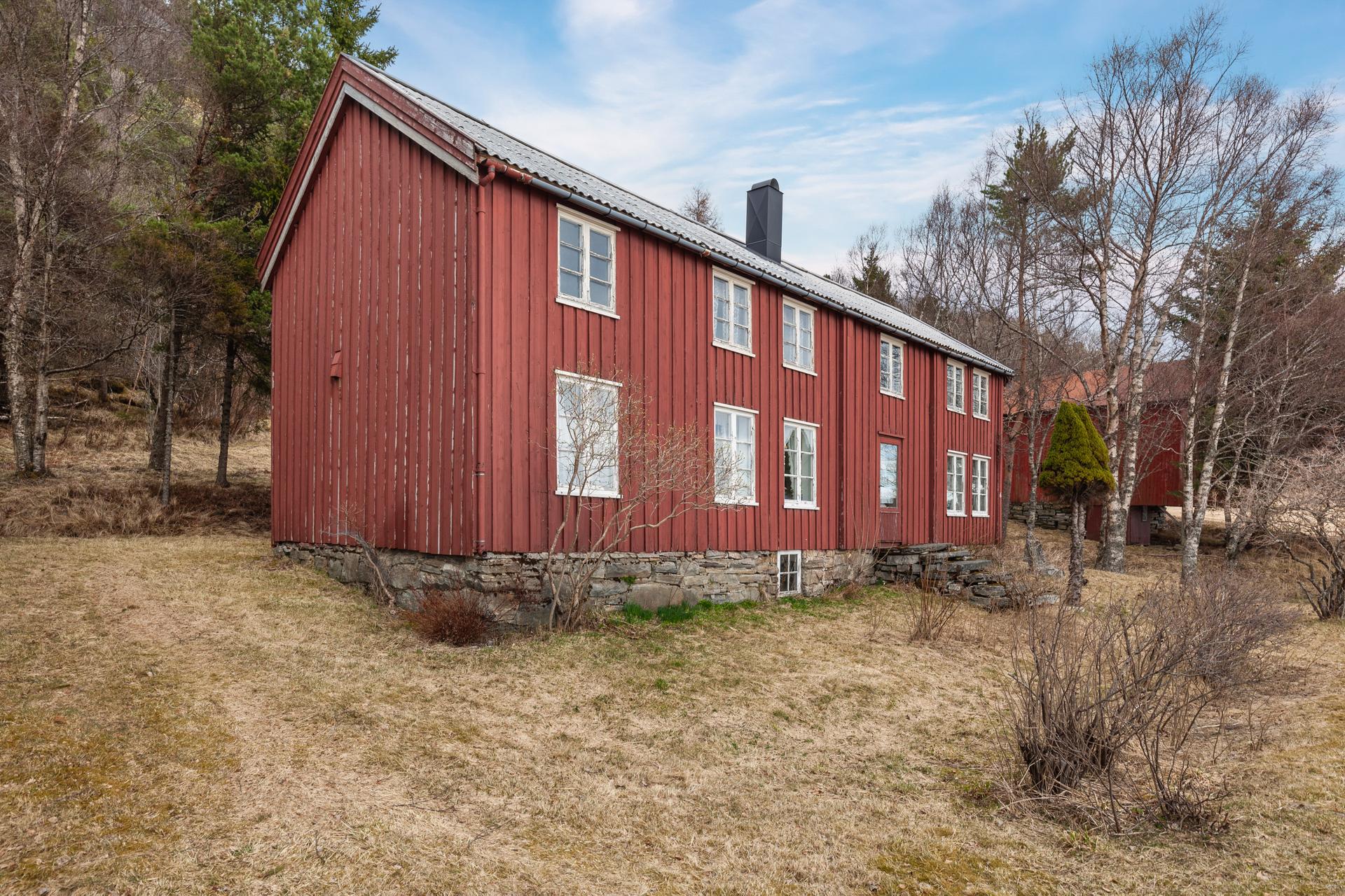Eiendomsmegler1 v/Amandus Sagøy Rindsem har gleden av å presentere Hasselvikveien 65!. Bilde nummer 1 av 3