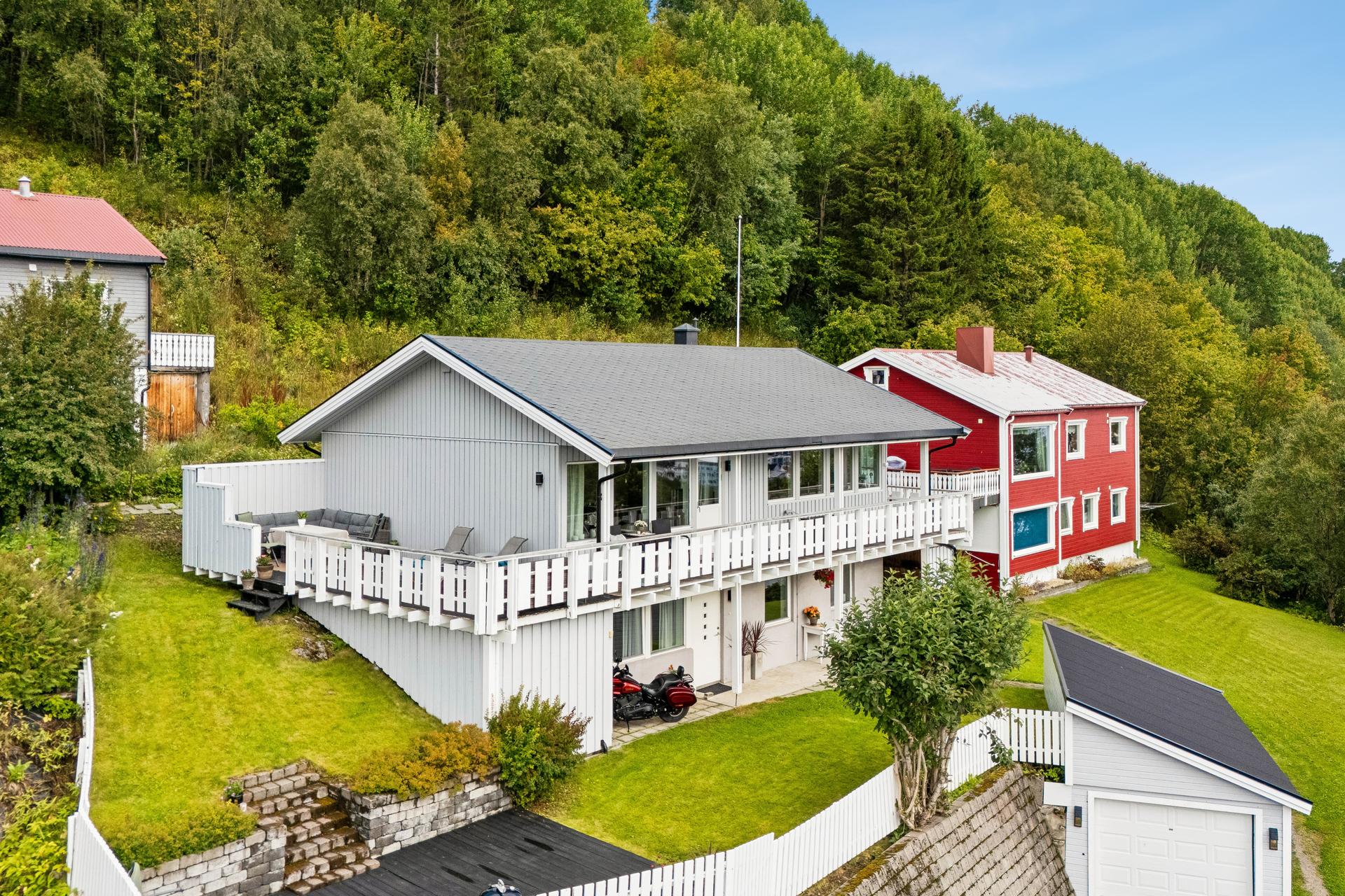 EiendomsMegler 1 v/Sondre Jakobsen ønsker velkommen til Skoltenstien 6! Foto: EFKT . Bilde nummer 2 av 3