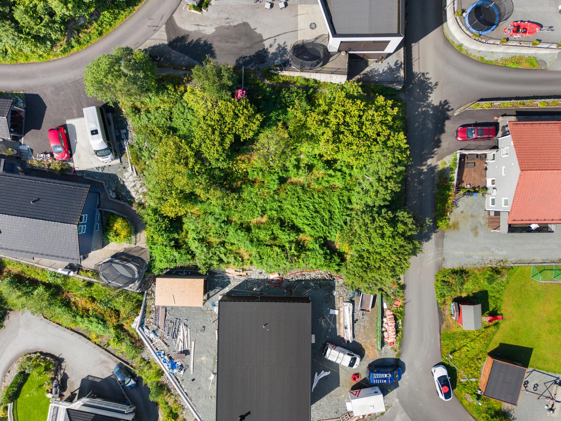 Her kan du realisere boligdrømmen med nærhet til sjøen og gode solforhold.. Bilde nummer 3 av 3