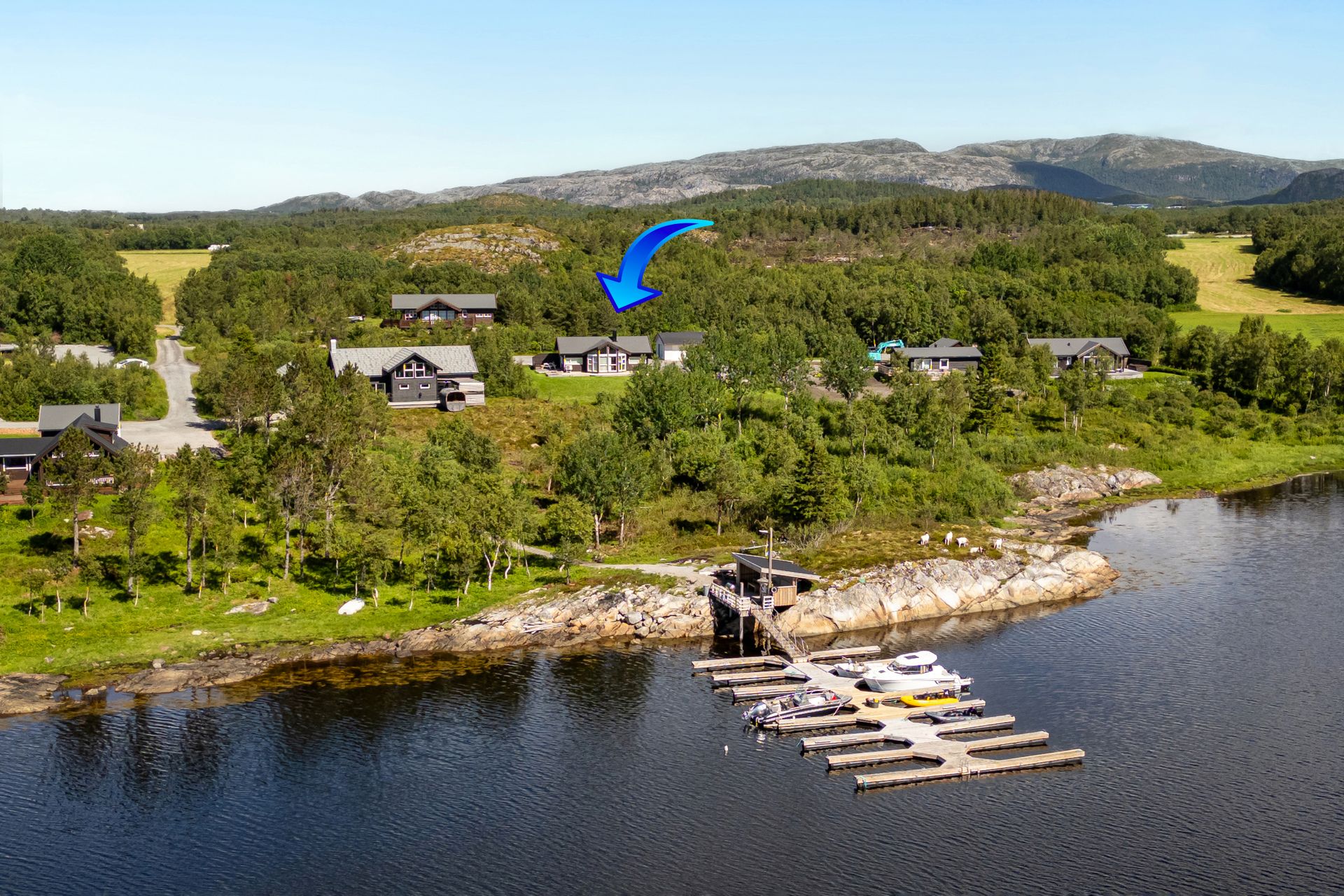 Velkommen til Klungvikvegen 70! 

Foto: Jimmy Seo. Bilde nummer 1 av 3