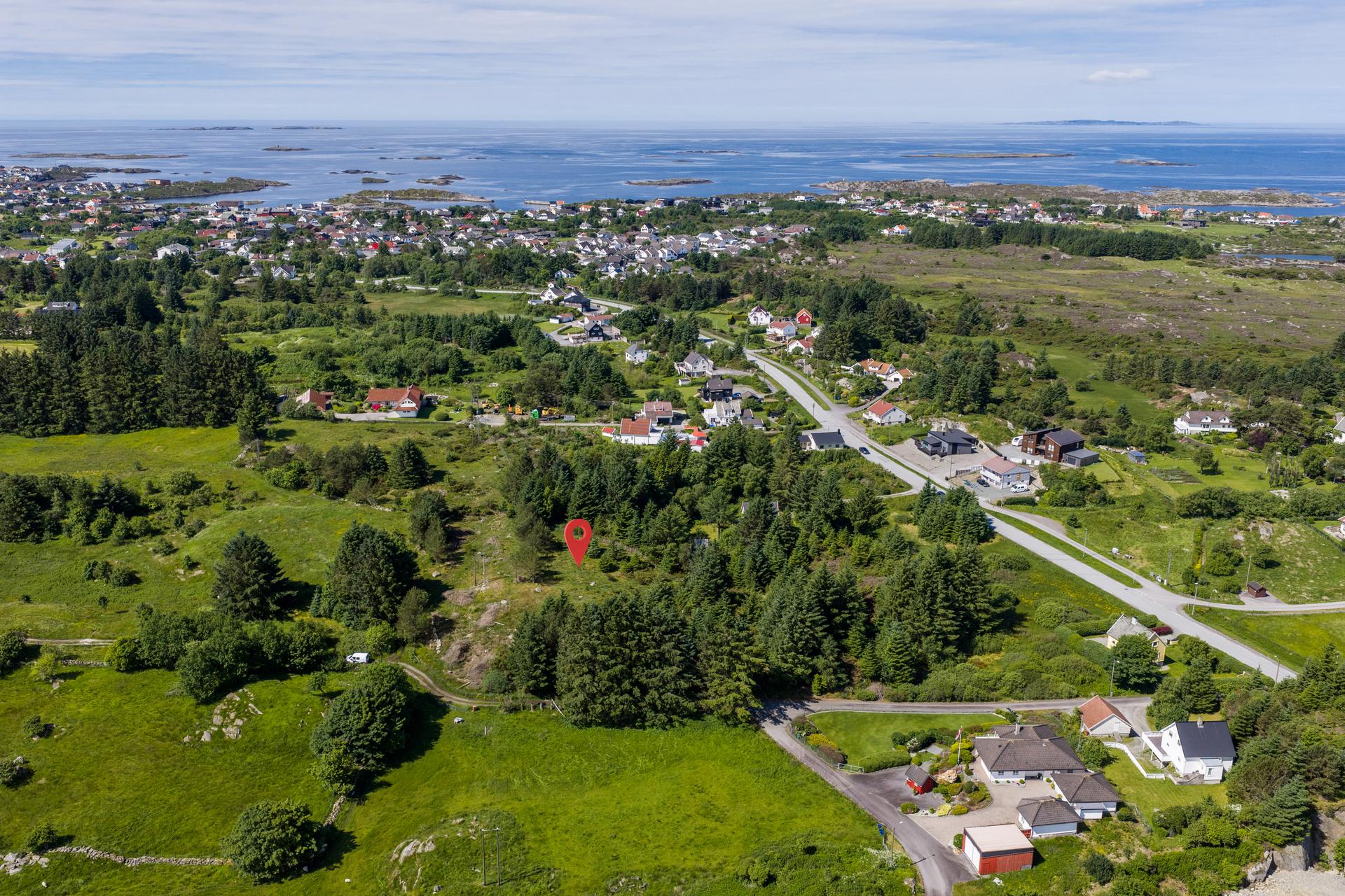 Eiendommen ligger i barnevennlige omgivelser med kort avstand til Sevland skole og barnehage.. Bilde nummer 2 av 3