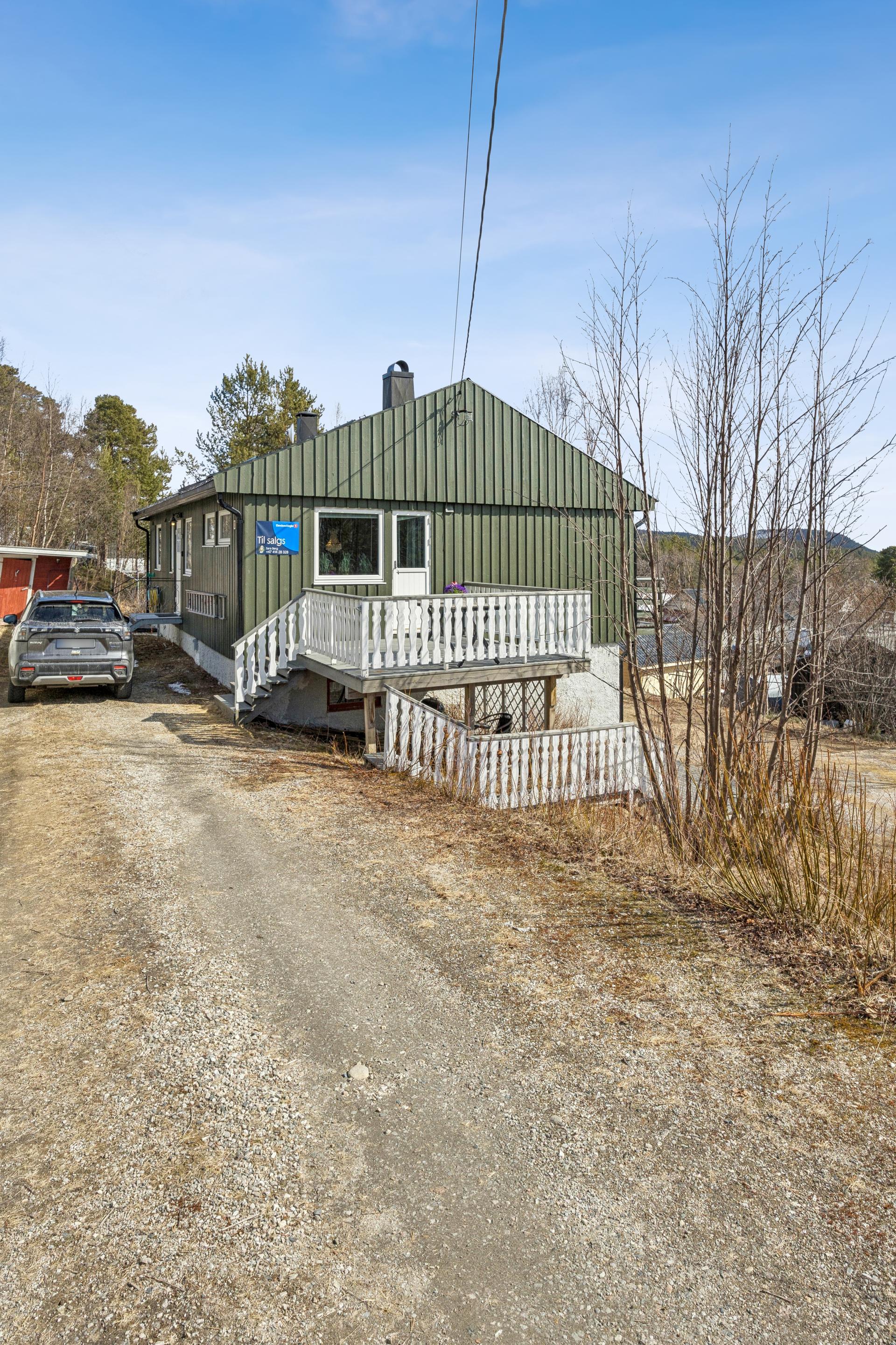 Enebolig med hybel, som gir fleksible bruksmuligheter for storfamilien eller til utleie.. Bilde nummer 3 av 3
