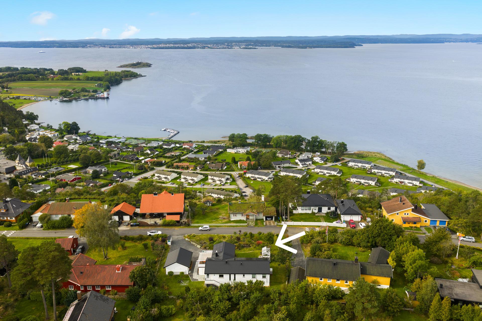 Svært påkostet bolig med flott utsikt over Oslofjorden. Bilde nummer 2 av 3