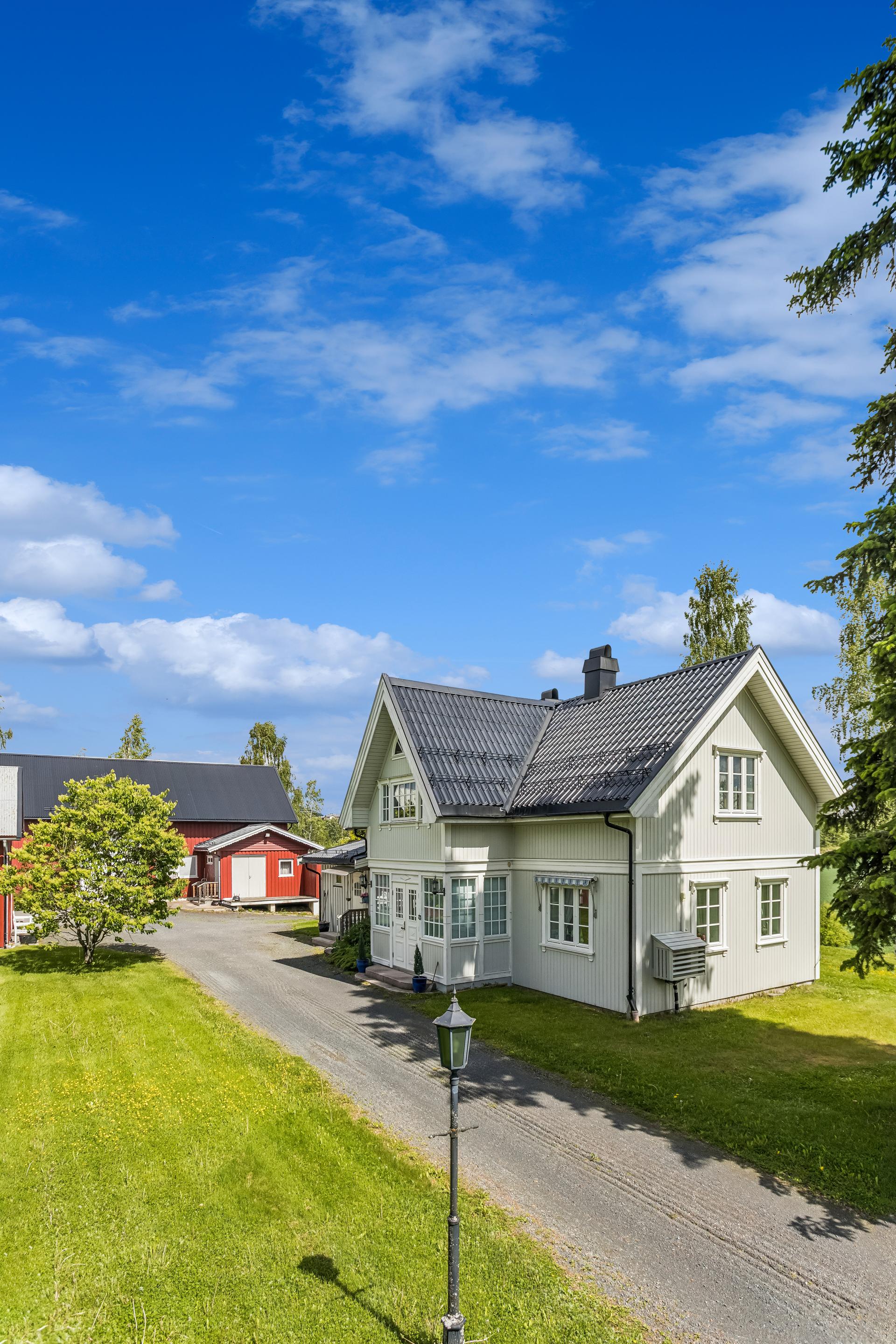Fantastisk flott eiendom med kort vei til Flisa!. Bilde nummer 2 av 3