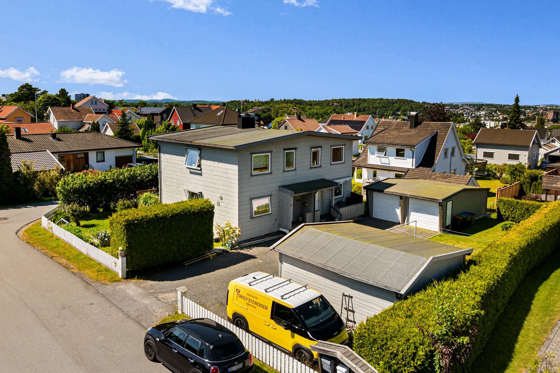 Selveiet hjørnetomt. Bilde nummer 2 av 3