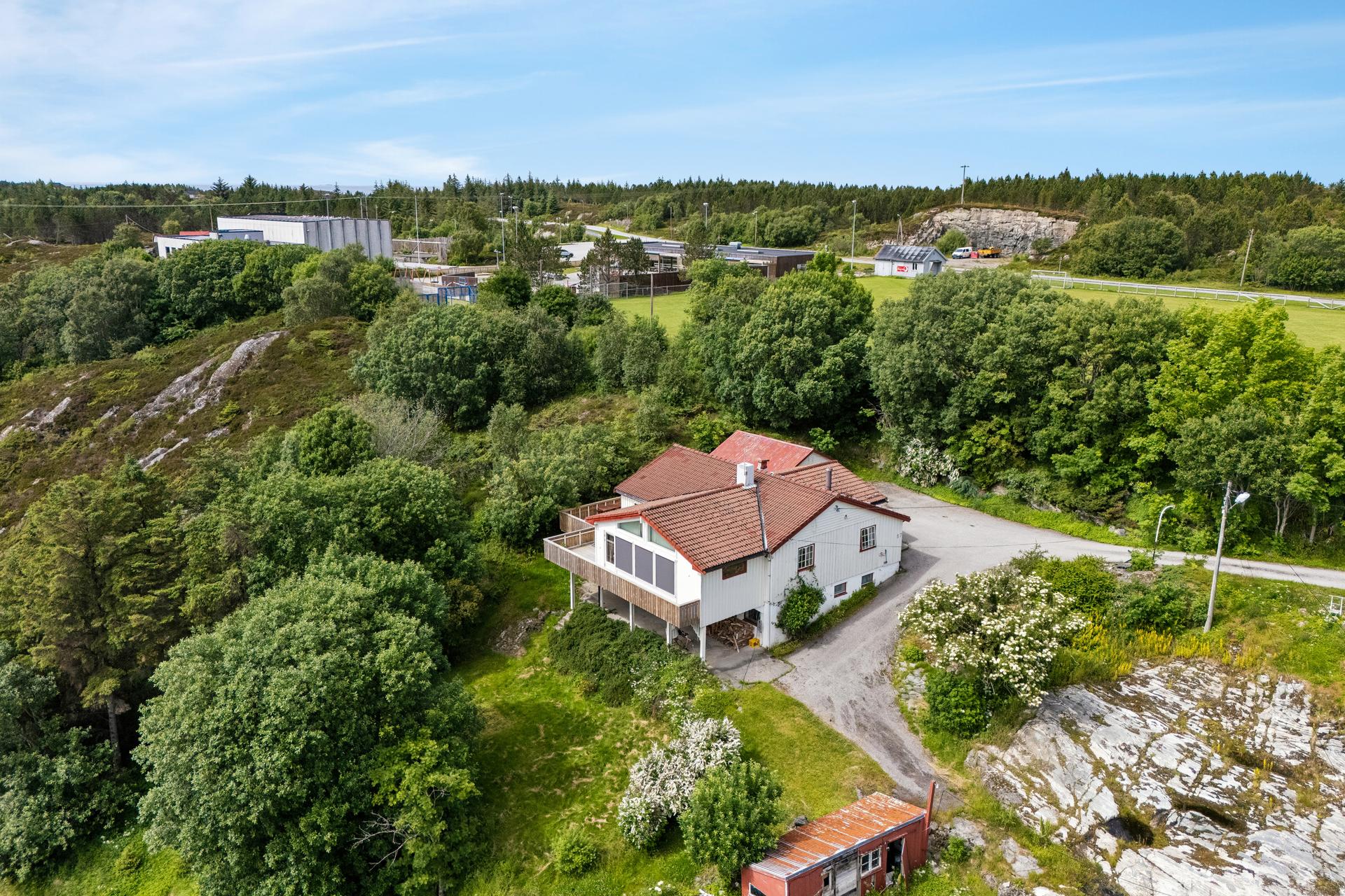 EiendomsMegler 1 v/Morten Høvik har gleden av å presentere Reksundveien 57!. Bilde nummer 1 av 3