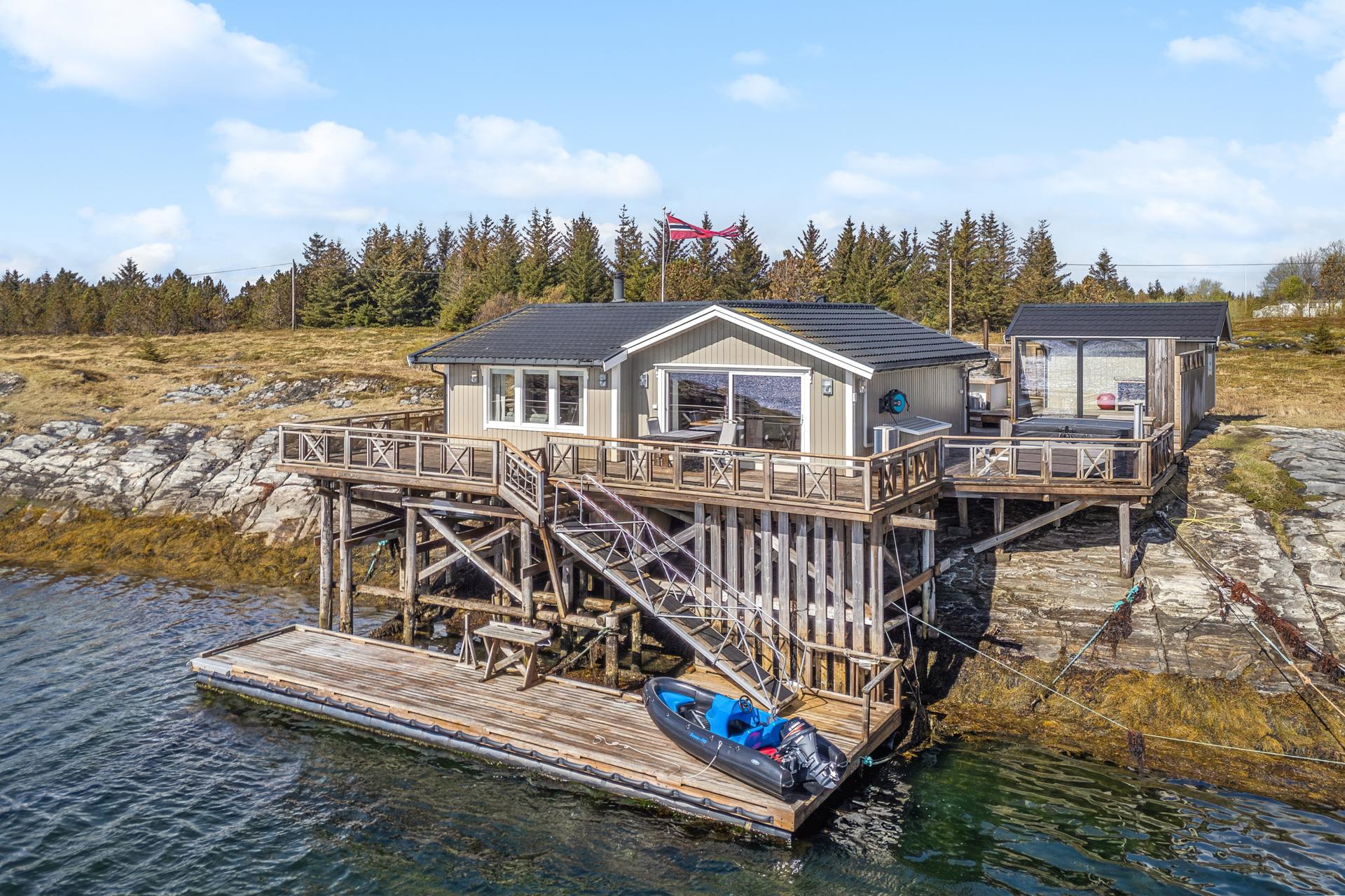 EiendomsMegler 1 v/Gisle Kallestad har gleden av å presentere Slenesveien 62. Foto:EFKT. Bilde nummer 1 av 3