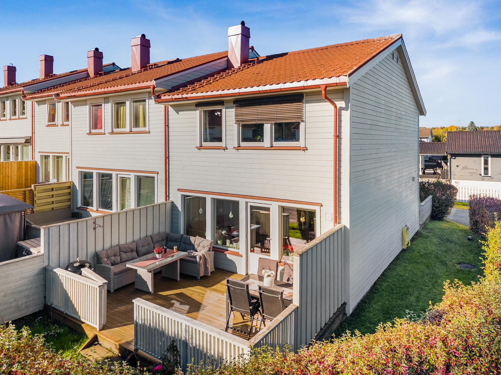 Eiendomsmegler Espen Thoresen presenterer Nedre Frydenlund 18!     Foto: Inbovi. Bilde nummer 1 av 3