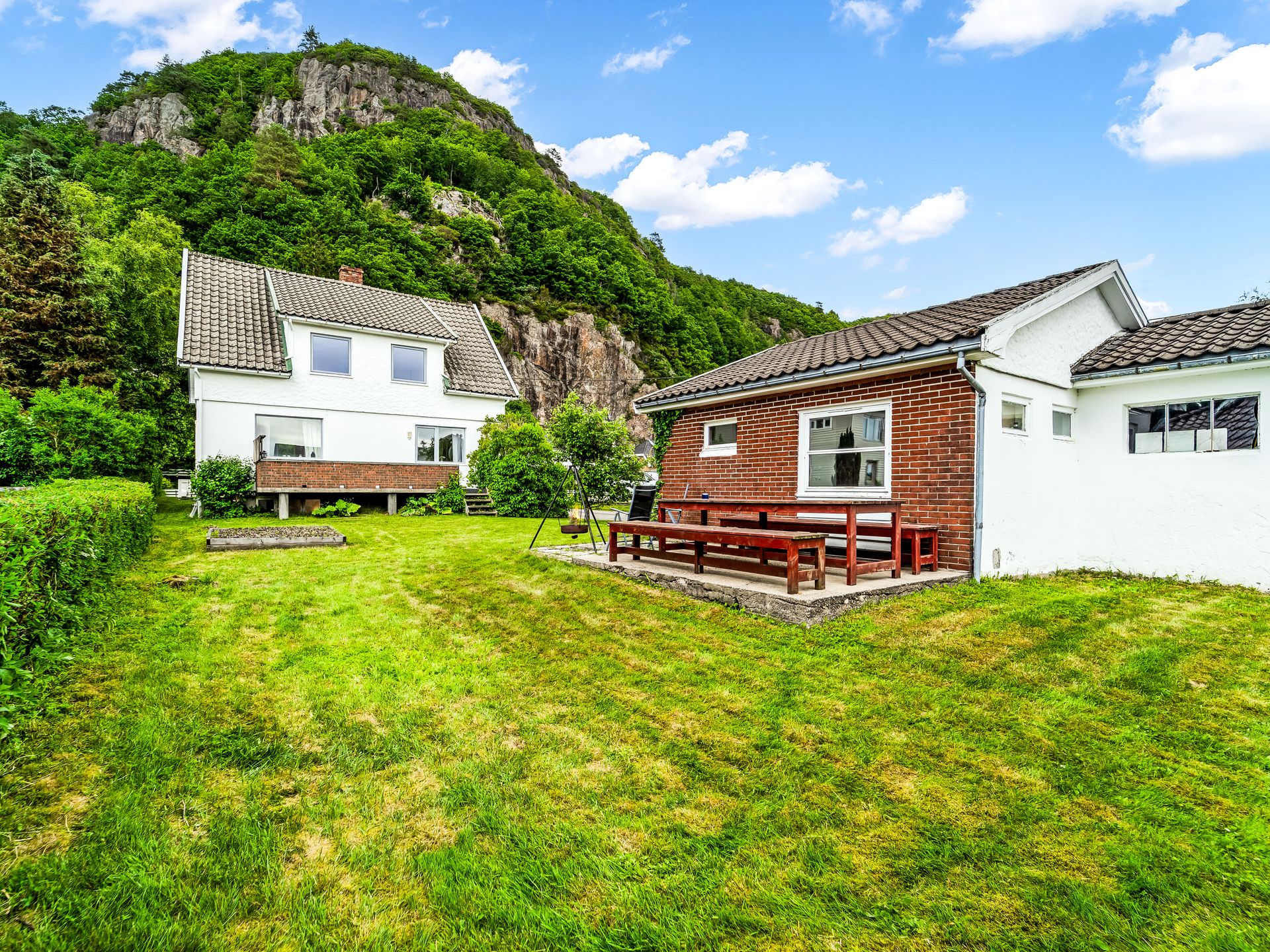 Eiendommen ligger i et etablert og populært boligområde.. Bilde nummer 2 av 3