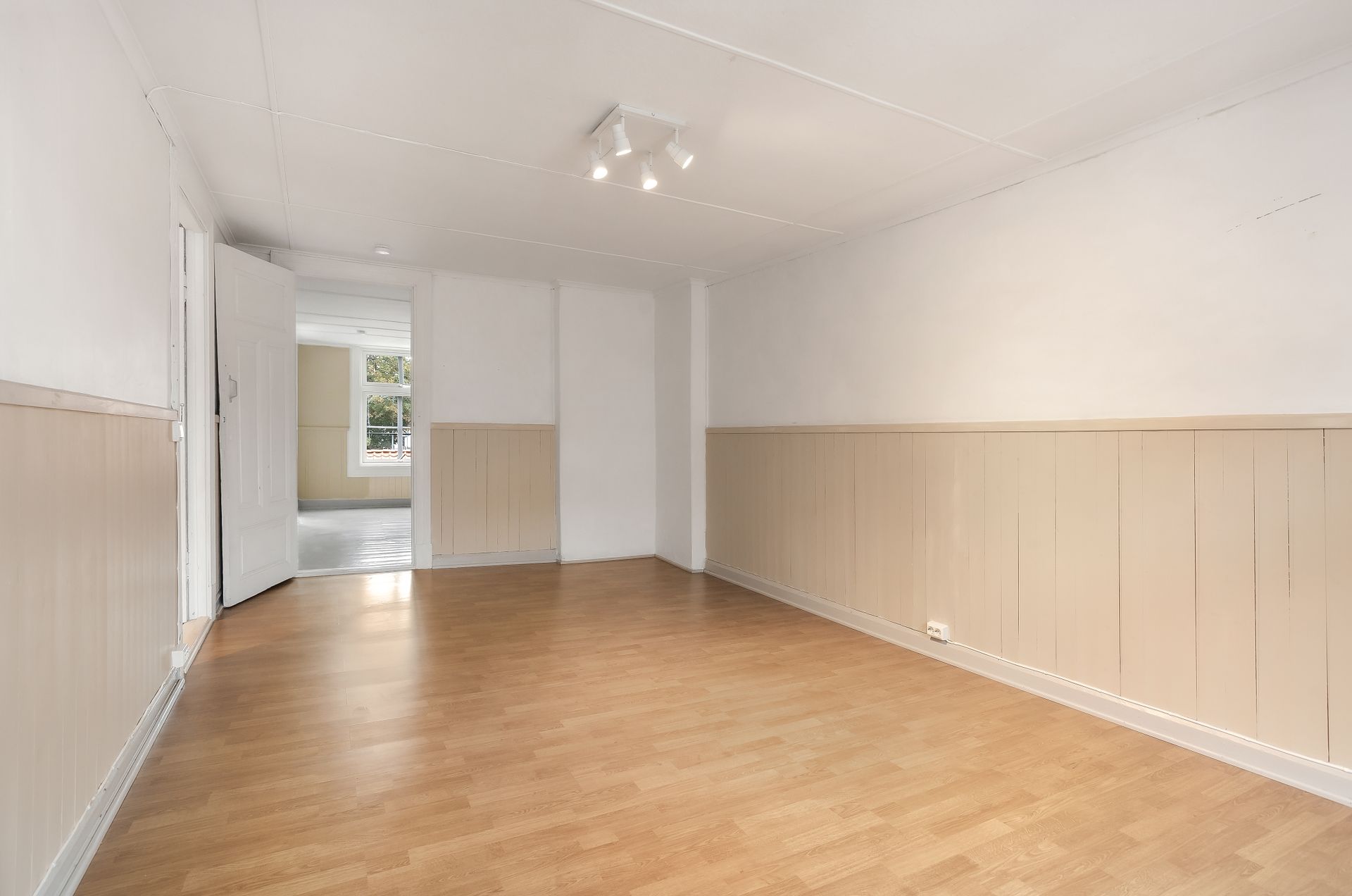  Selveierleilighet i en tradisjonsrik bygård midt i Tønsberg sentrum.. Bilde nummer 3 av 3