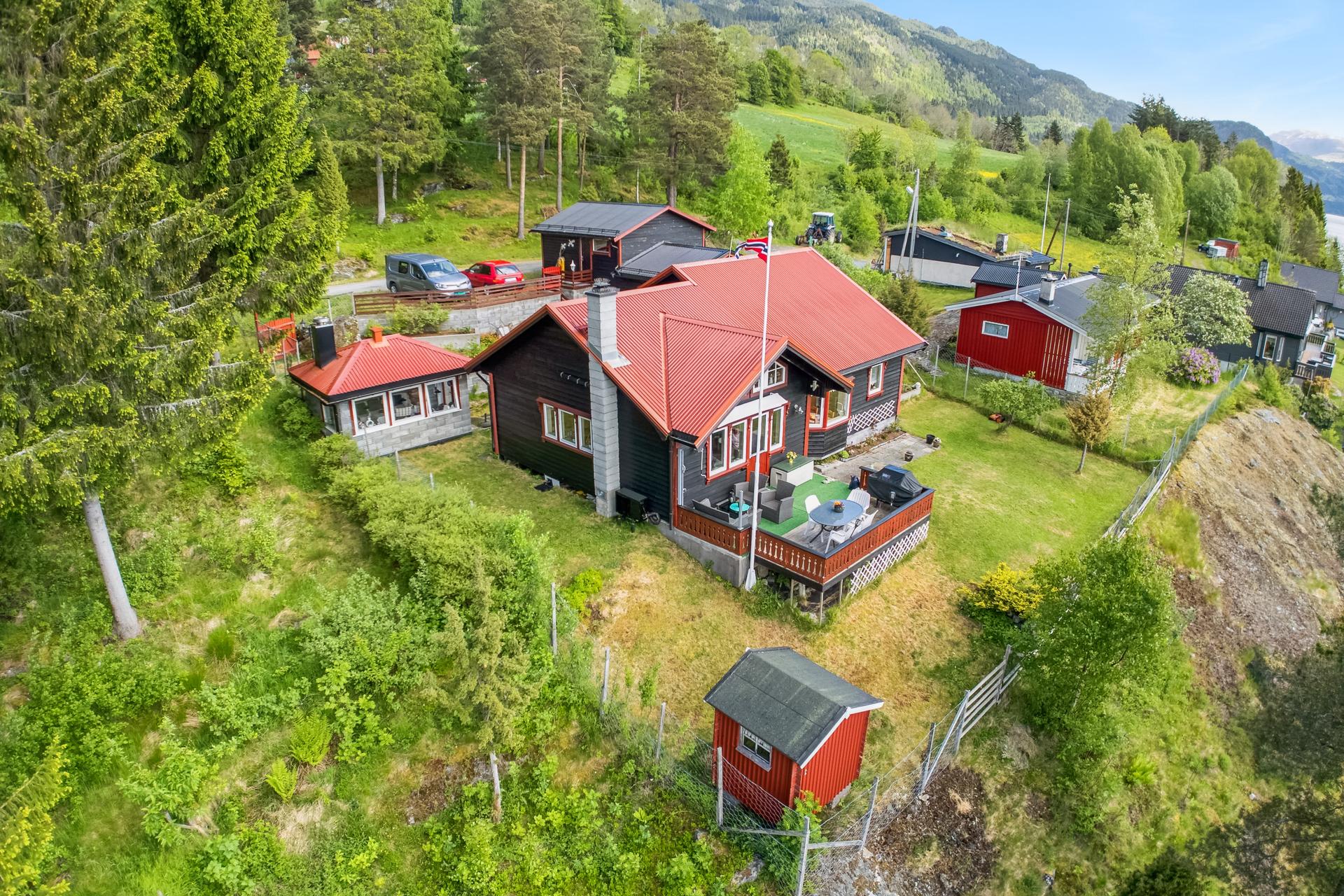 Nydelig, naturskjønt område med gode naboar! . Bilde nummer 1 av 3
